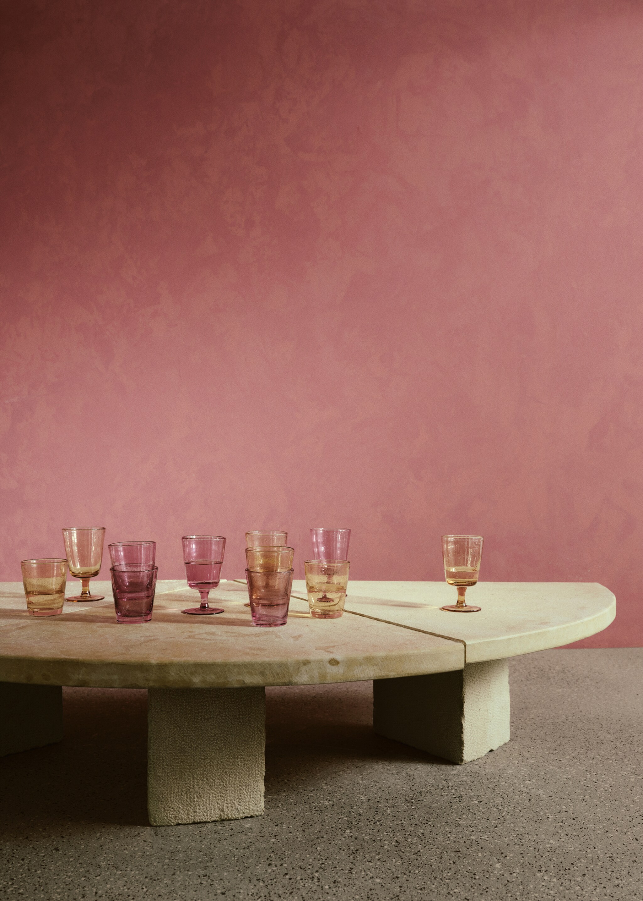 Verre à pied en verre à bulles coloré - Détail de l'article 6, Orange. Ref: 27083312-00.