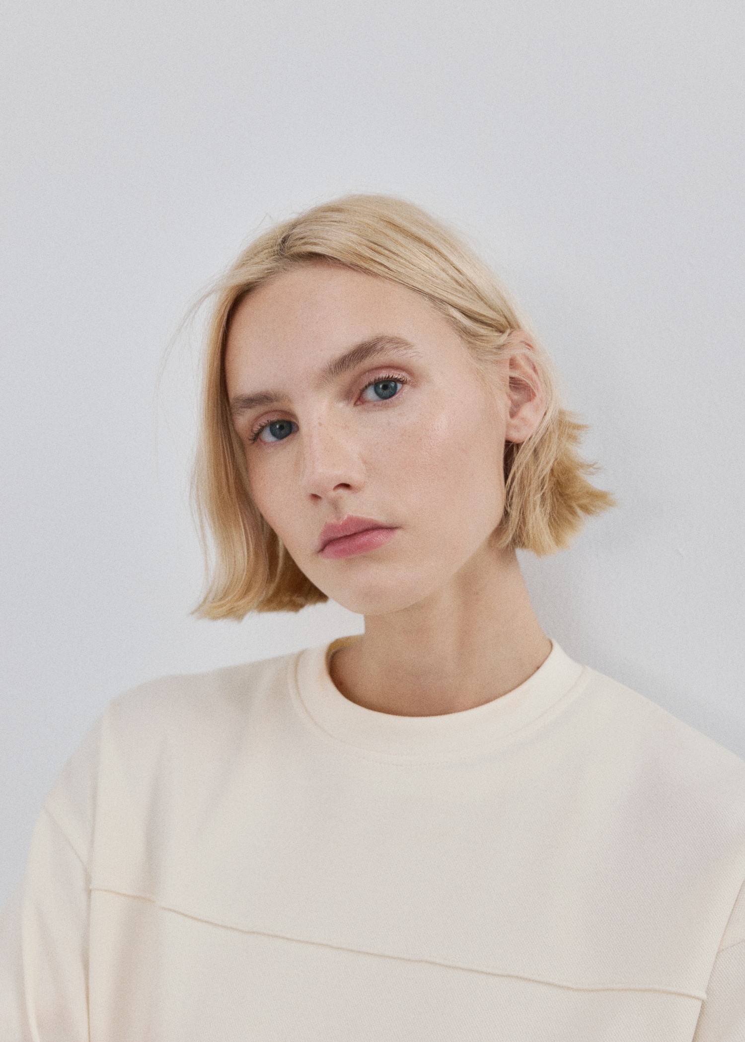 Ruched sleeve sweatshirt - Details of the article 1