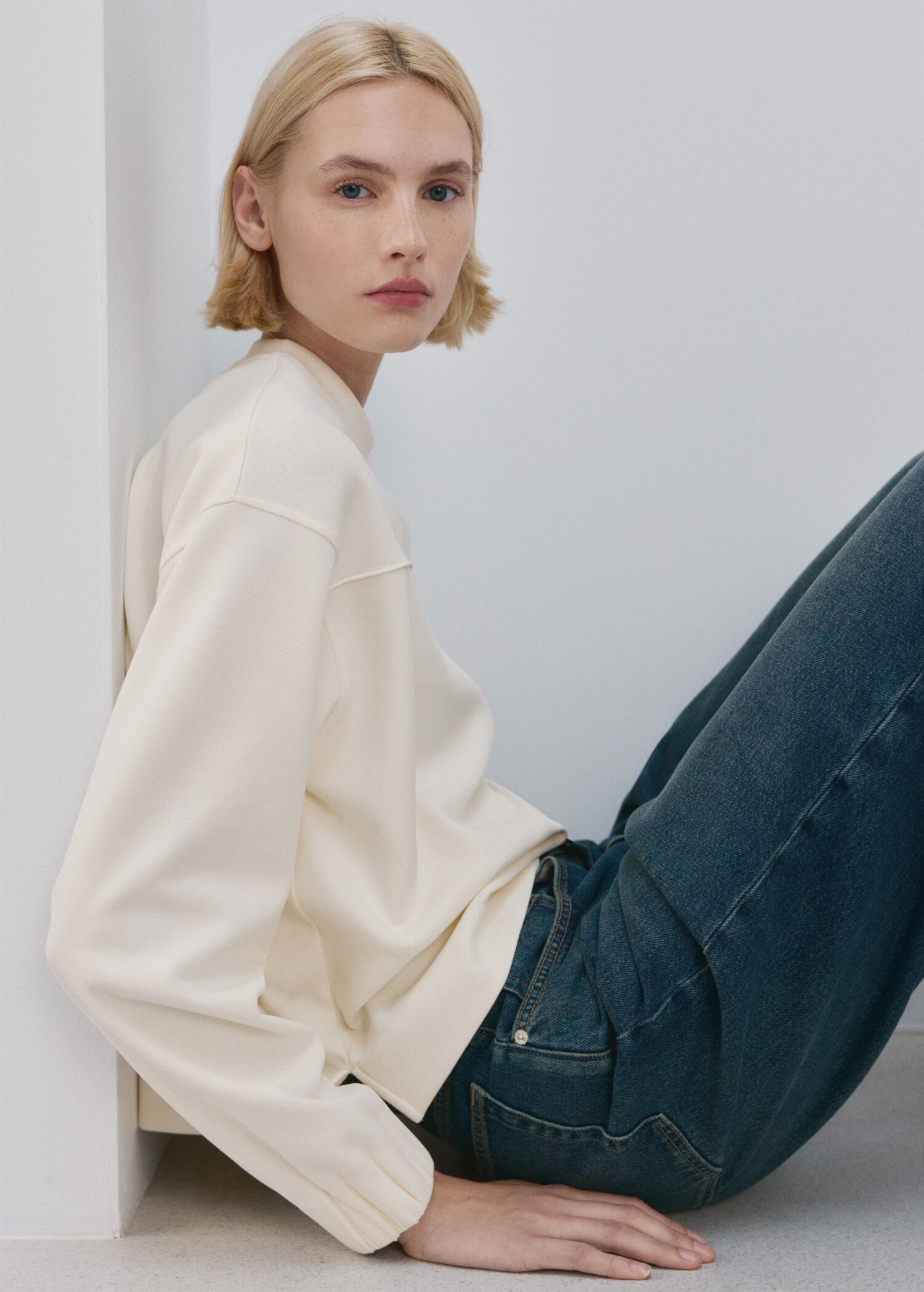 Ruched sleeve sweatshirt - Details of the article 2