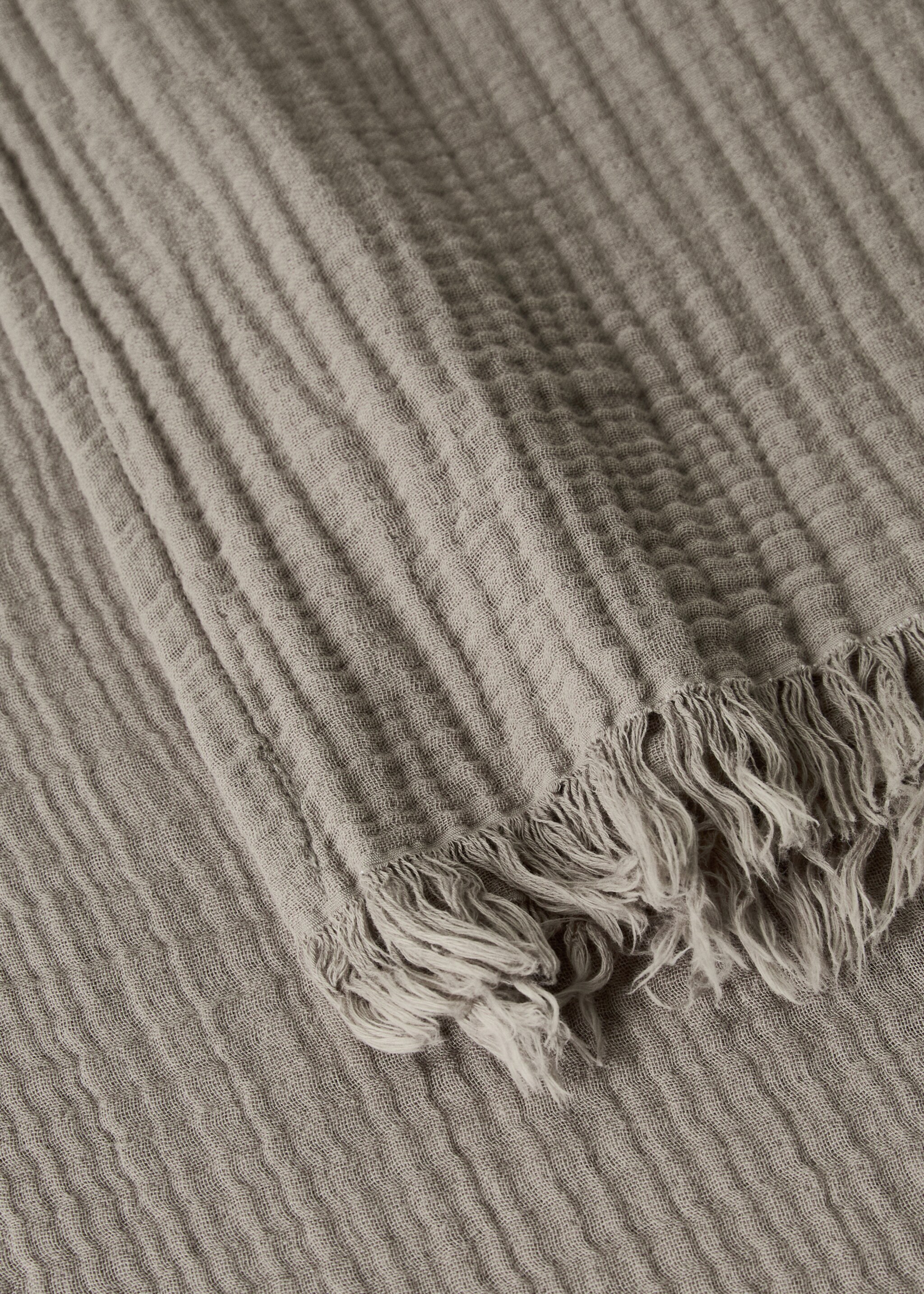 Cotton gauze blanket - Details of the article 2, Light/Pastel Brown. Ref: 27083322-00.