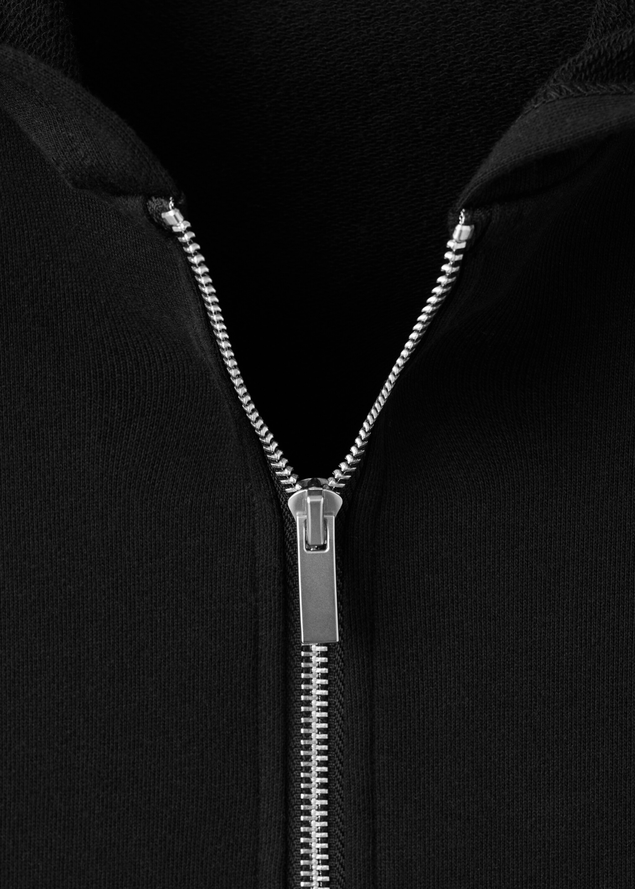 Chemise de nuit courte avec capuche et zip - Détail de l'article 0, Noir. Ref: 27083326-00.