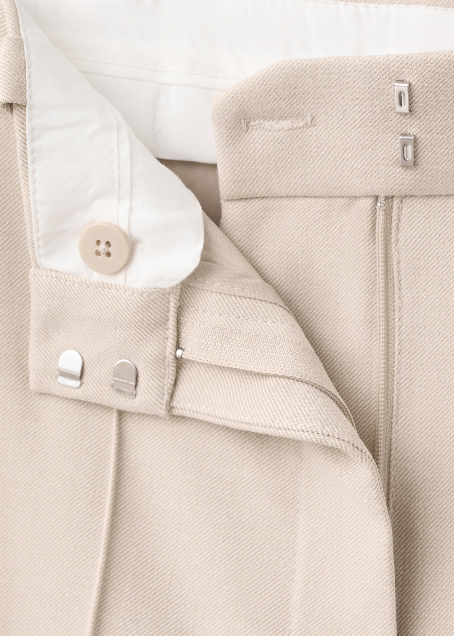 Gerade Hose mit mittlerem Bund - Detail des Artikels 8