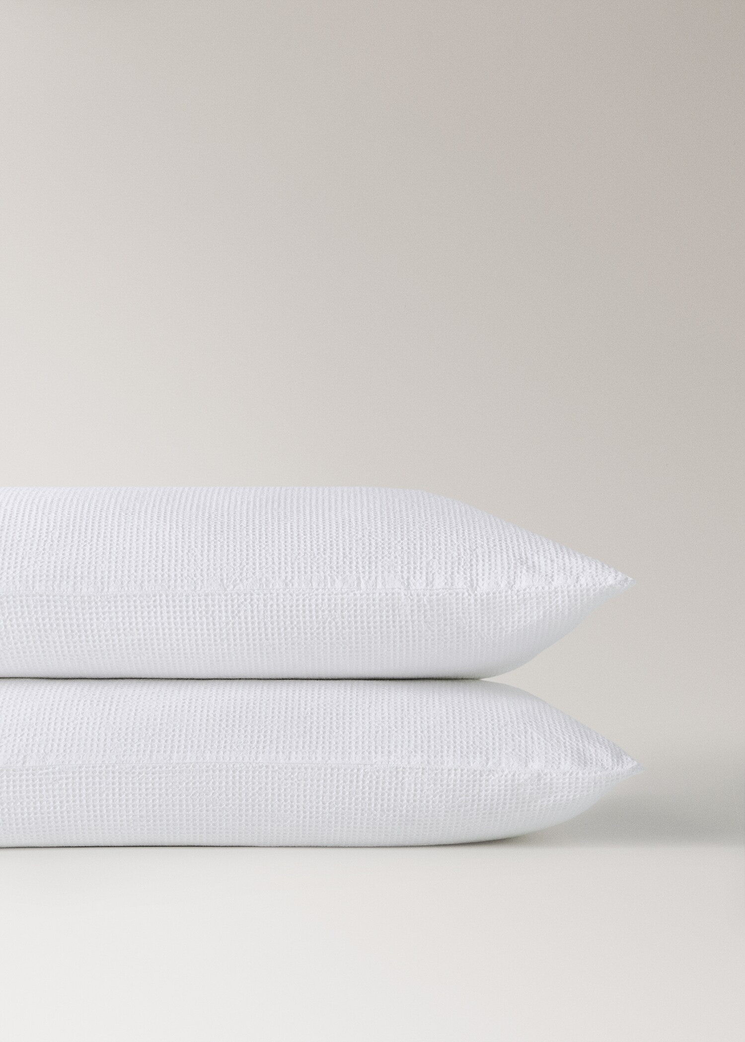 Zwei Kopfkissenbezüge aus Garment-dyed-Baumwolle mit Mini-Waffelmuster, 50 x 75 cm - Detail des Artikels 1