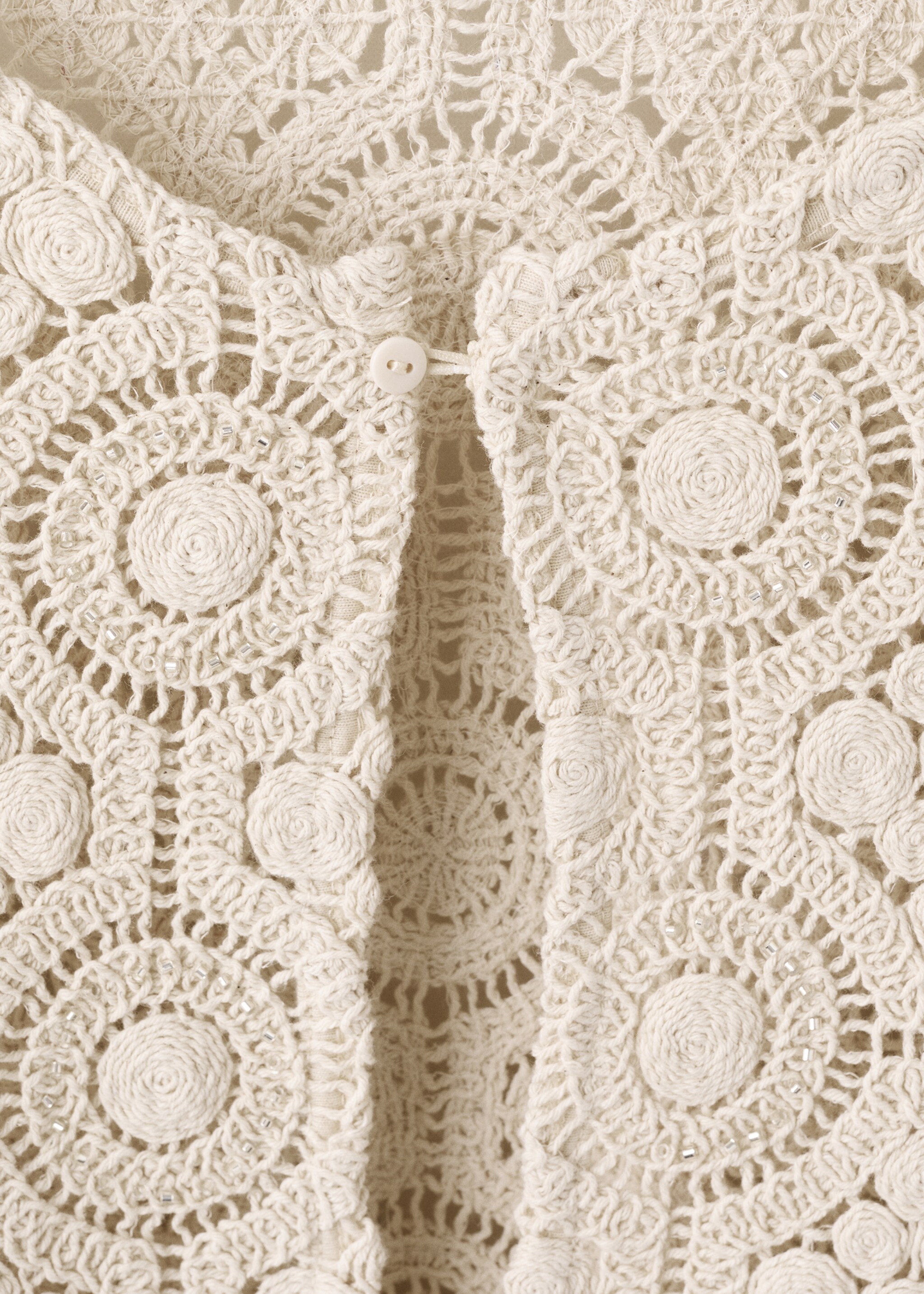 Openwork knit cardigan - Details of the article 8, Sand. Ref: 27083733-00.
