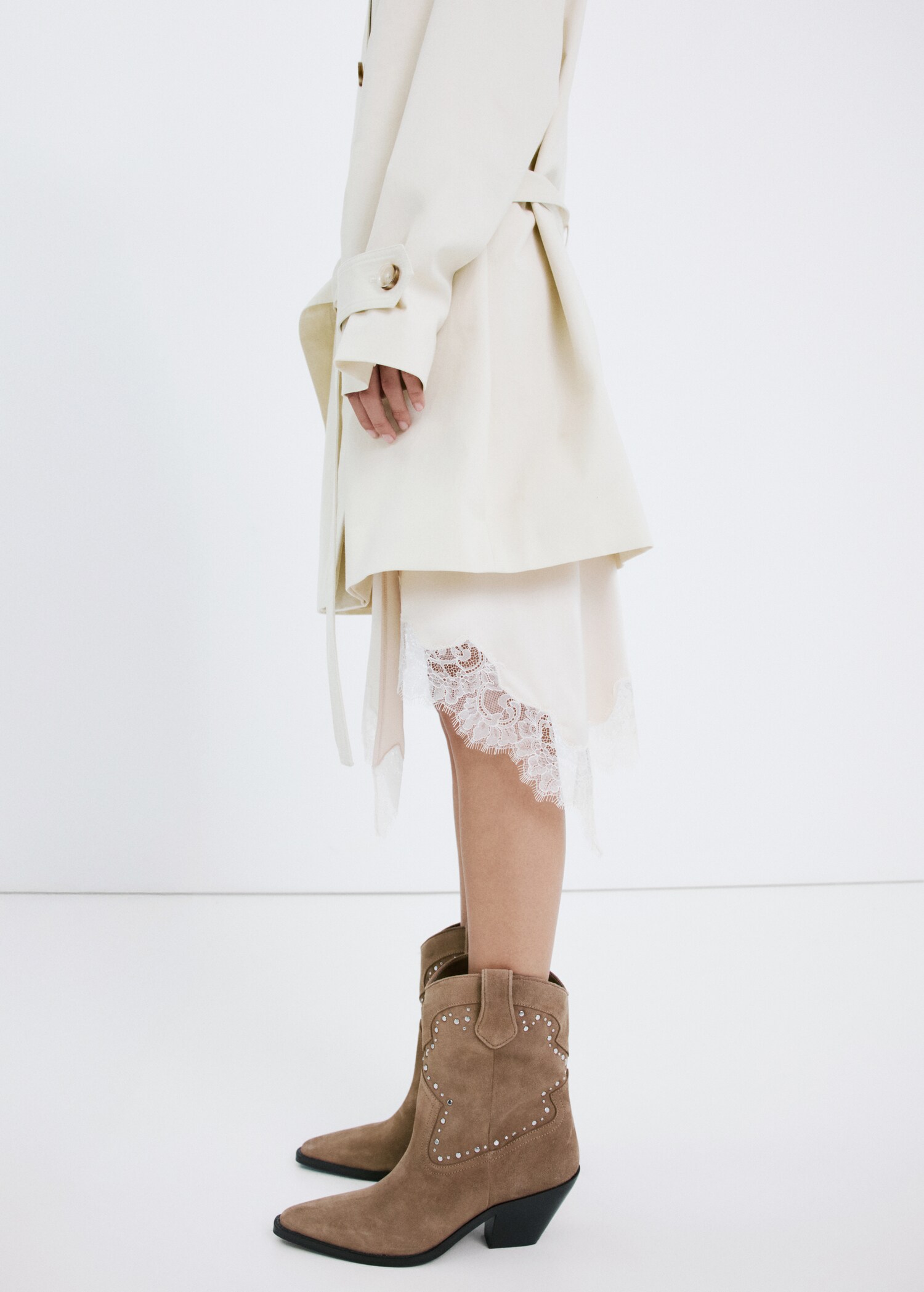 Suede block-heel boots - Details of the article 9