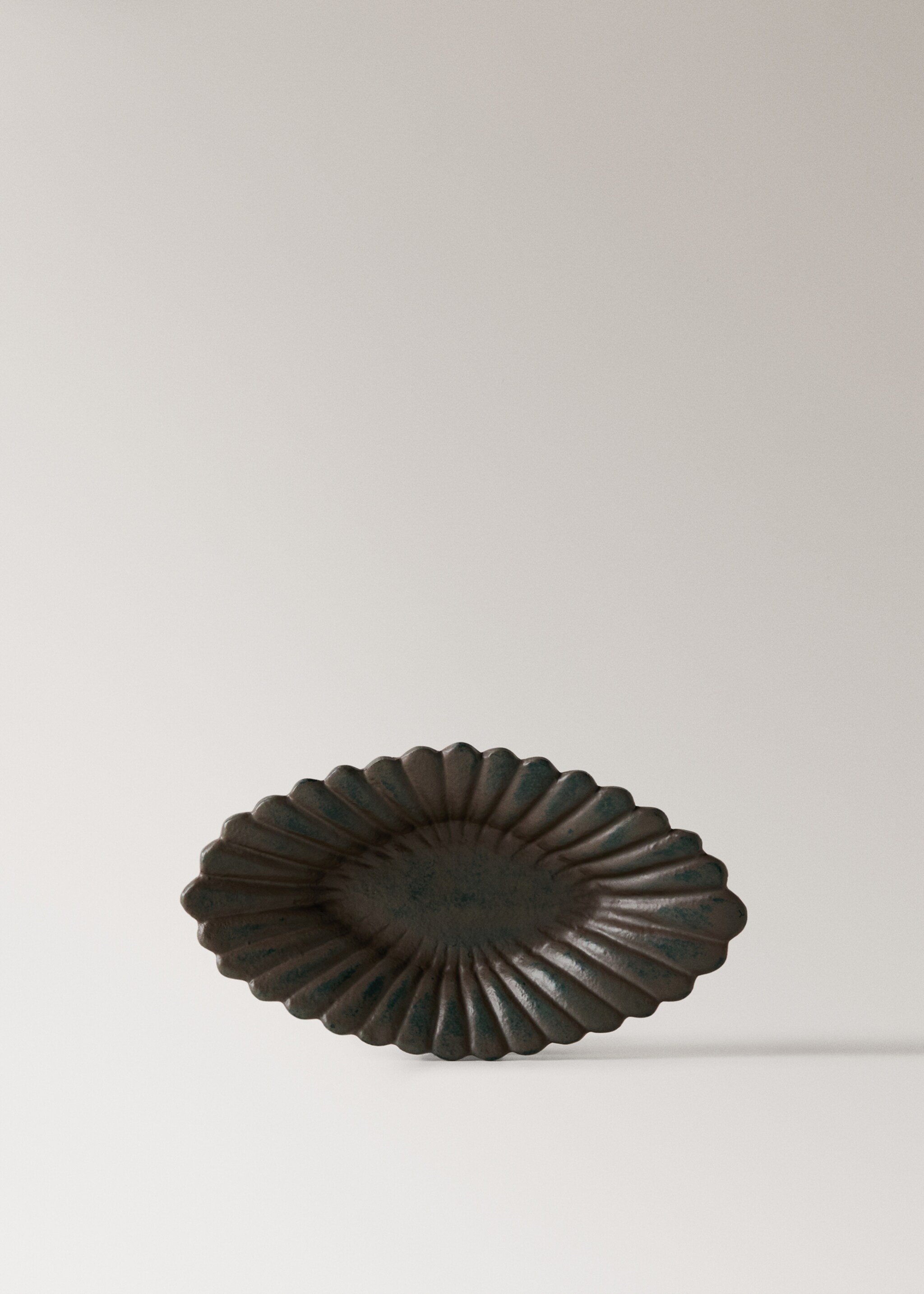 Алюмінієва фактурна поверхня - Товар без моделі, Темний вересовий сірий. Ref: 27084053-00.