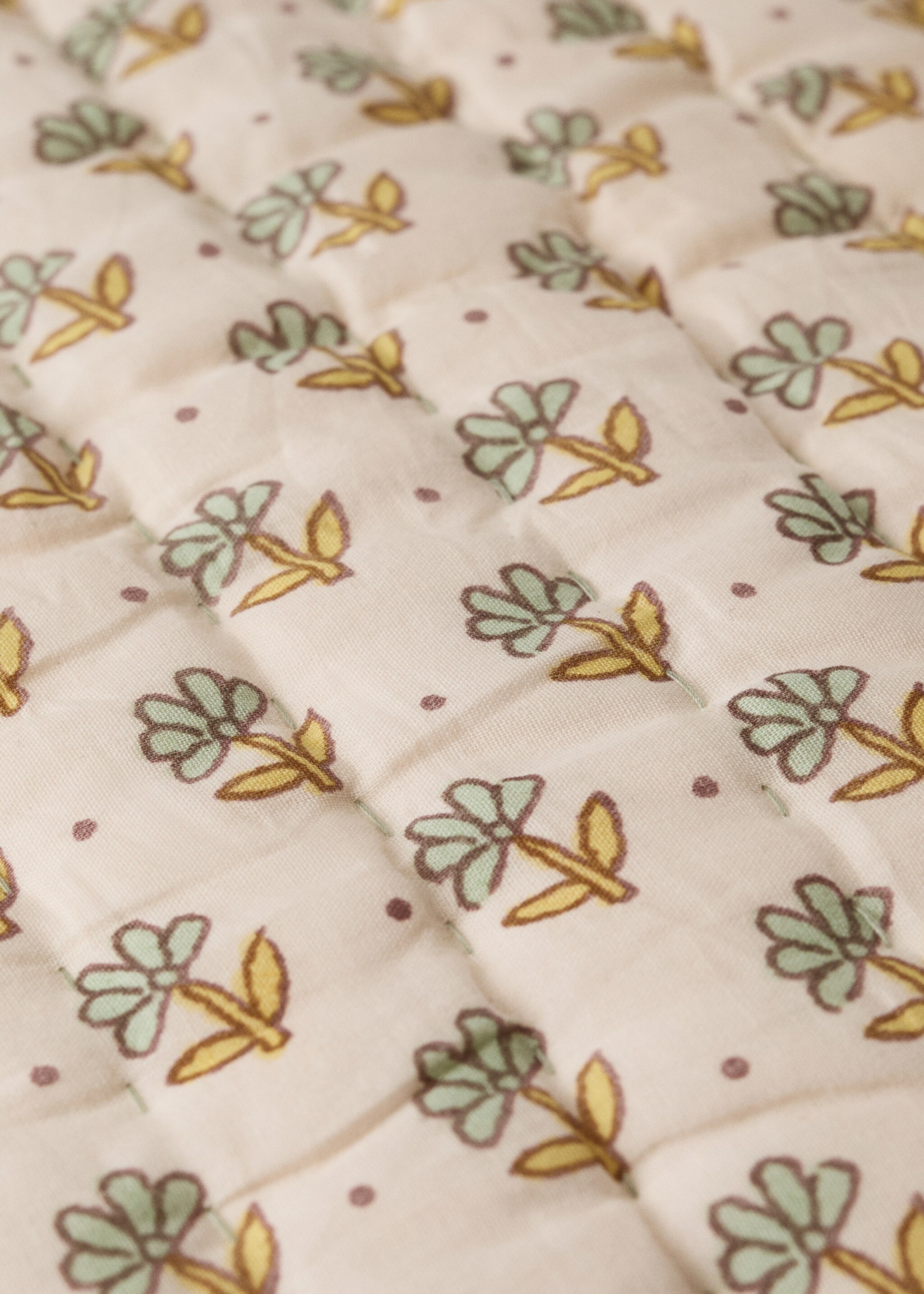 Children's cushion cover with blockprint flowers 40x40 cm - Details of the article 4, Pastel Pink. Ref: 27084070-00.