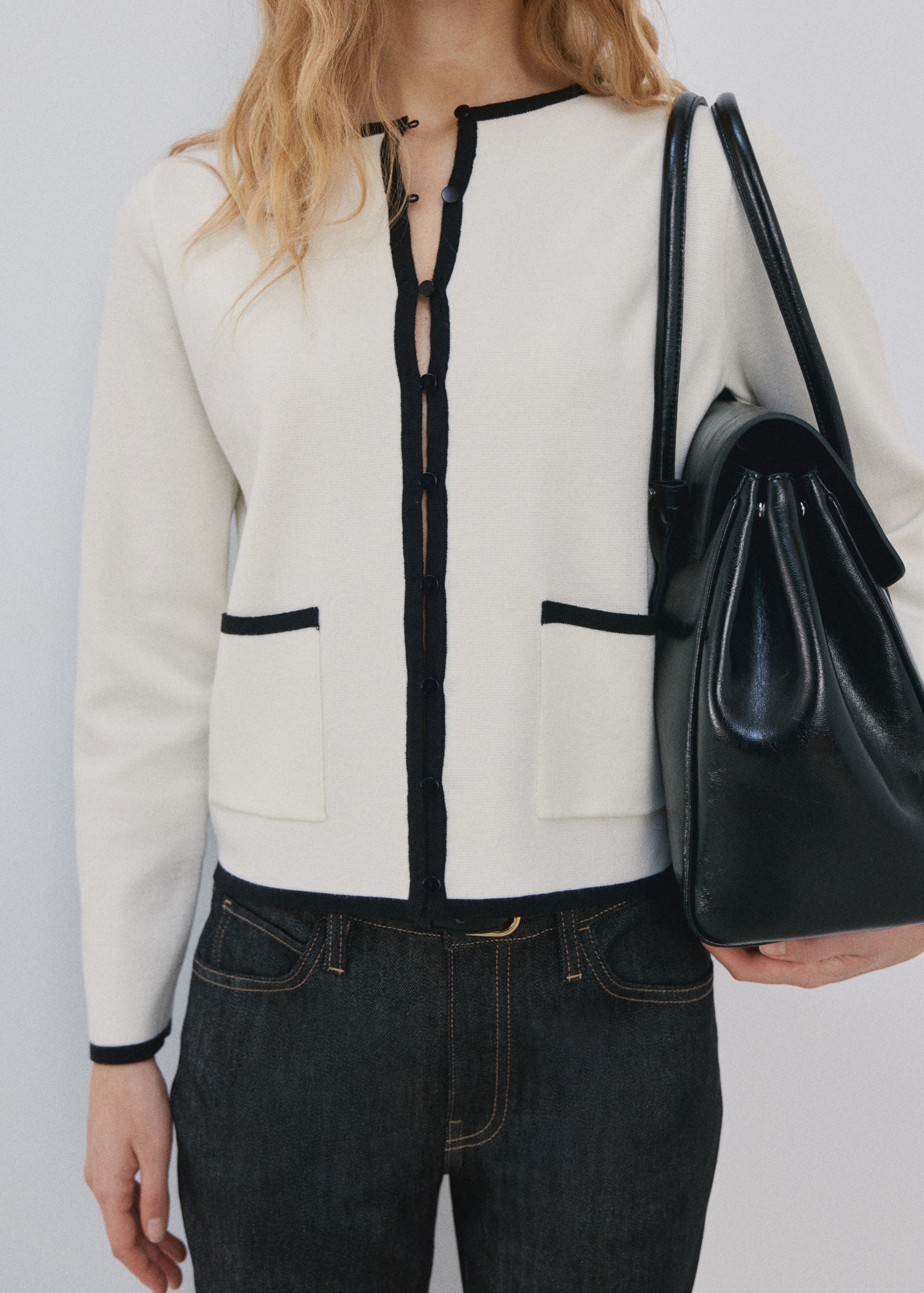 Veste maille liserés contrastants - Plan moyen