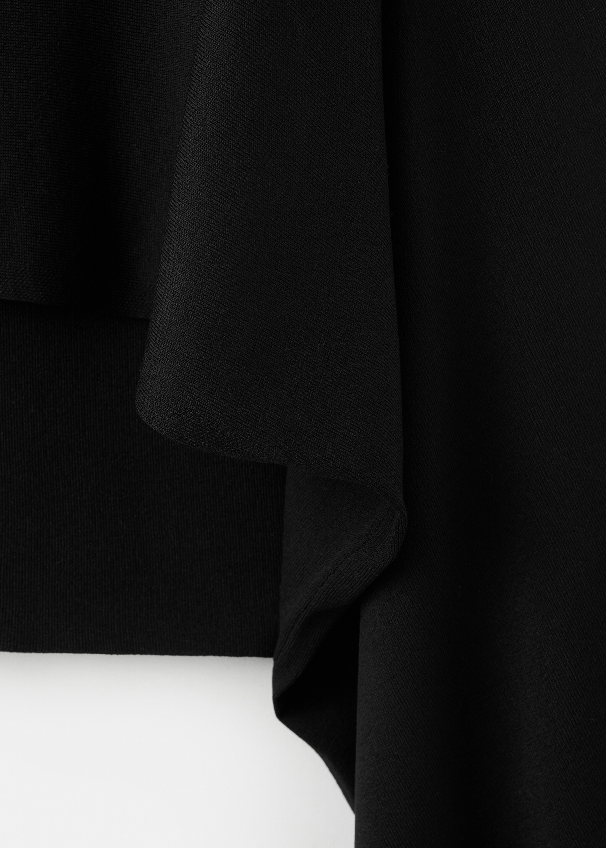 Round neck knitted cape - Details of the article 0, Black. Ref: 27084088-00.