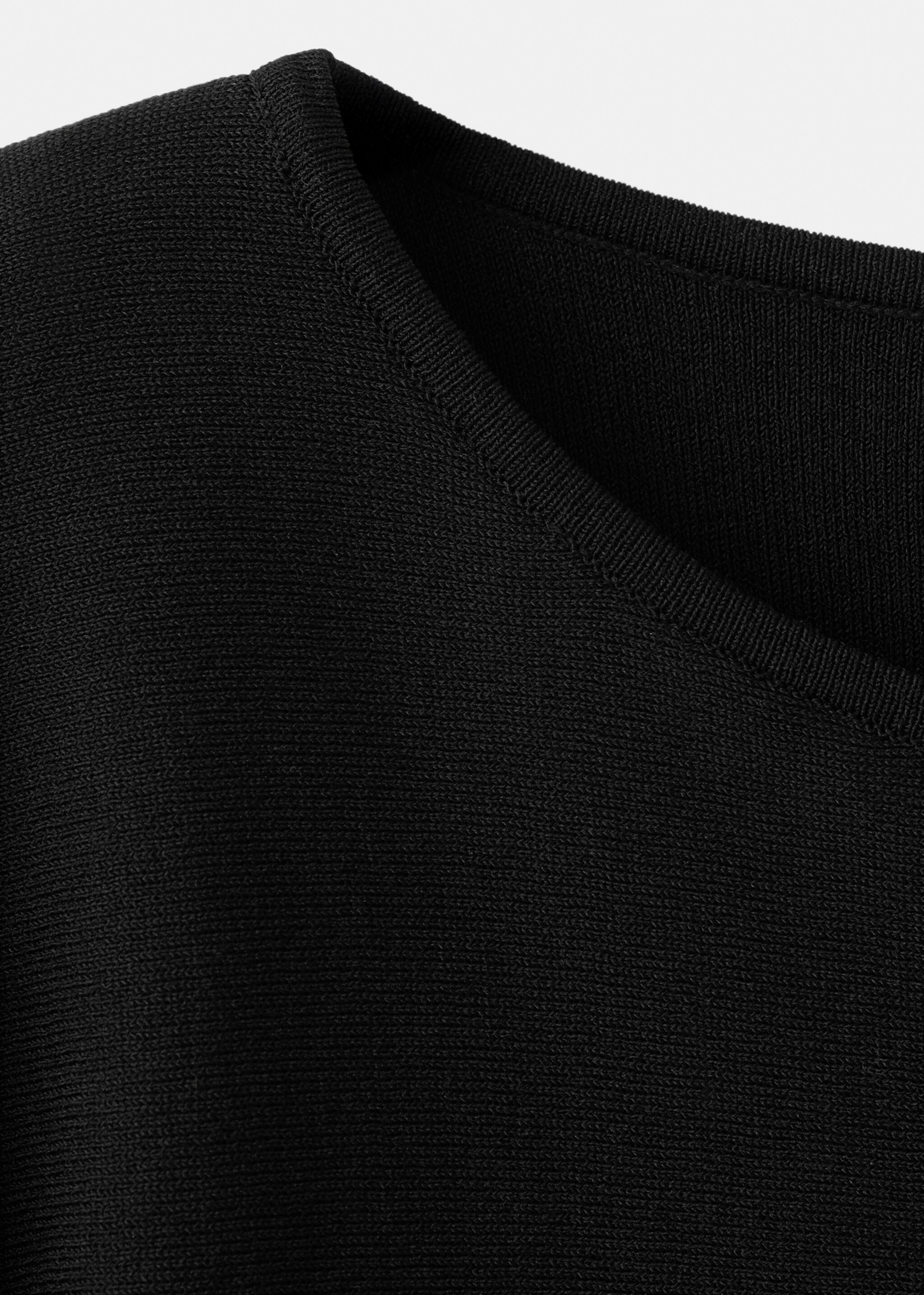 Round neck knitted cape - Details of the article 8, Black. Ref: 27084088-00.