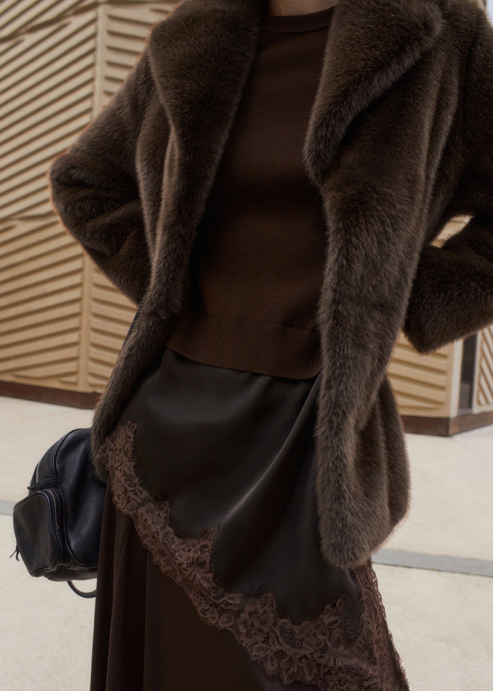 Pull en jersey combiné avec dentelle - Plan moyen, Chocolat. Ref: 27084092-00.