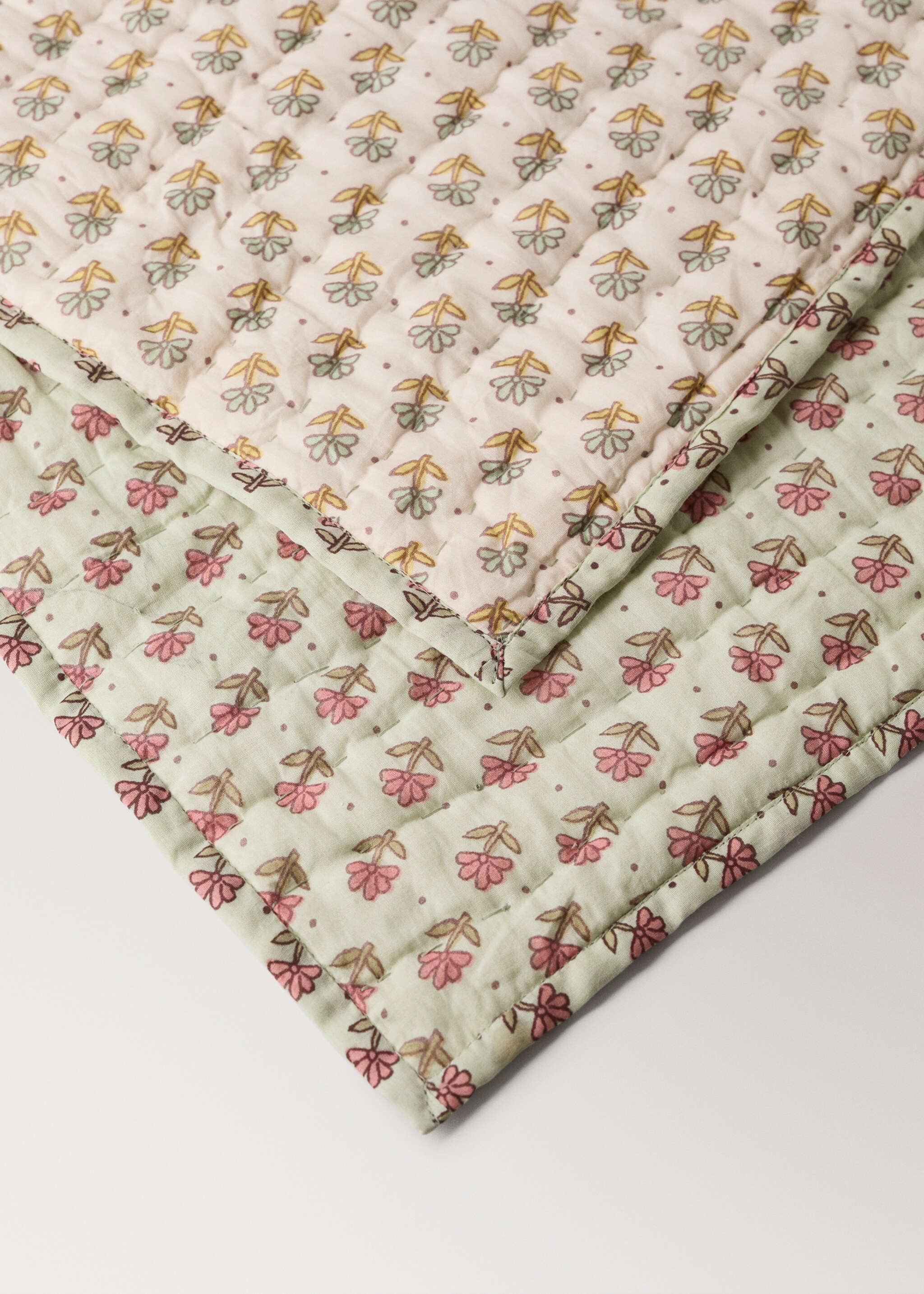 Prošívaná přikrývka .-- susana - Detail zboží 2, Pastelově růžová. Ref: 27084095-00.