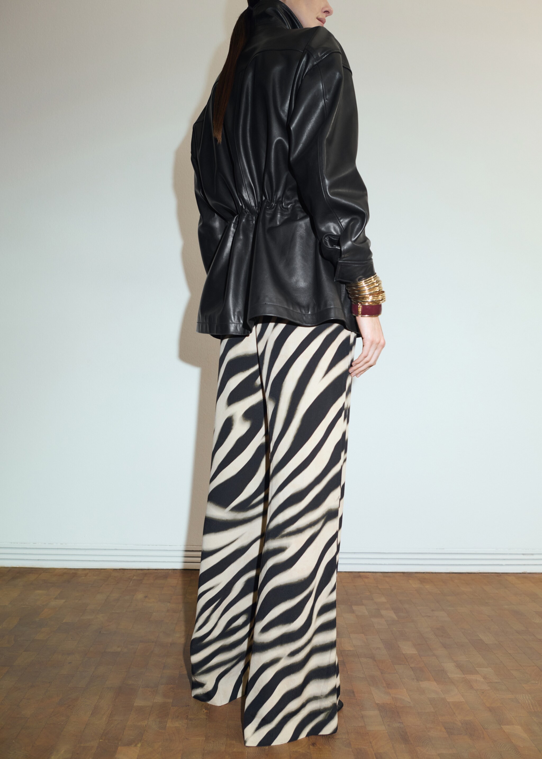 Zebra-print straight-fit trousers - Reverse of the article, Black. Ref: 27084099-00.