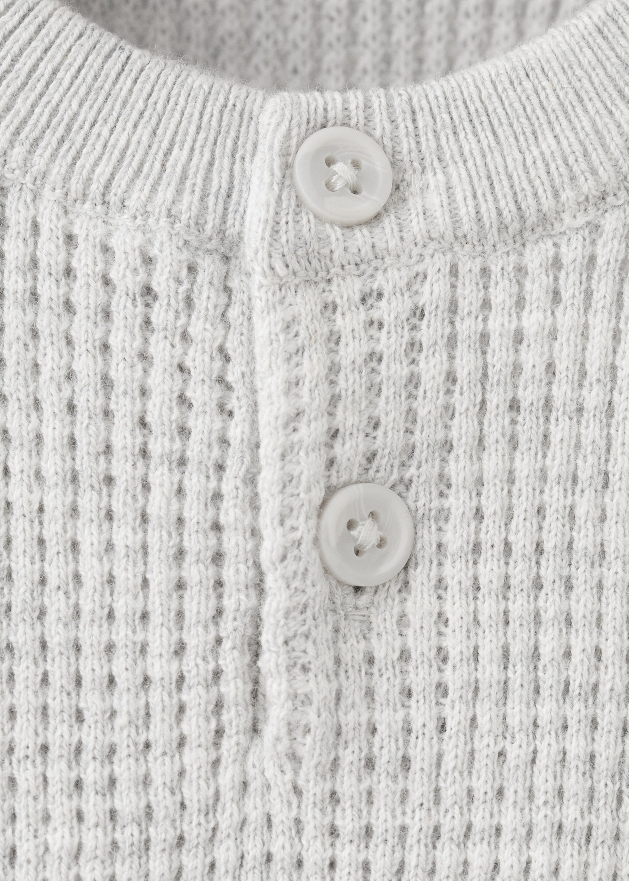 Jersey punto detalle botones - Detalle del artículo 0, Gris claro vigoré. Ref: 27084417-00.