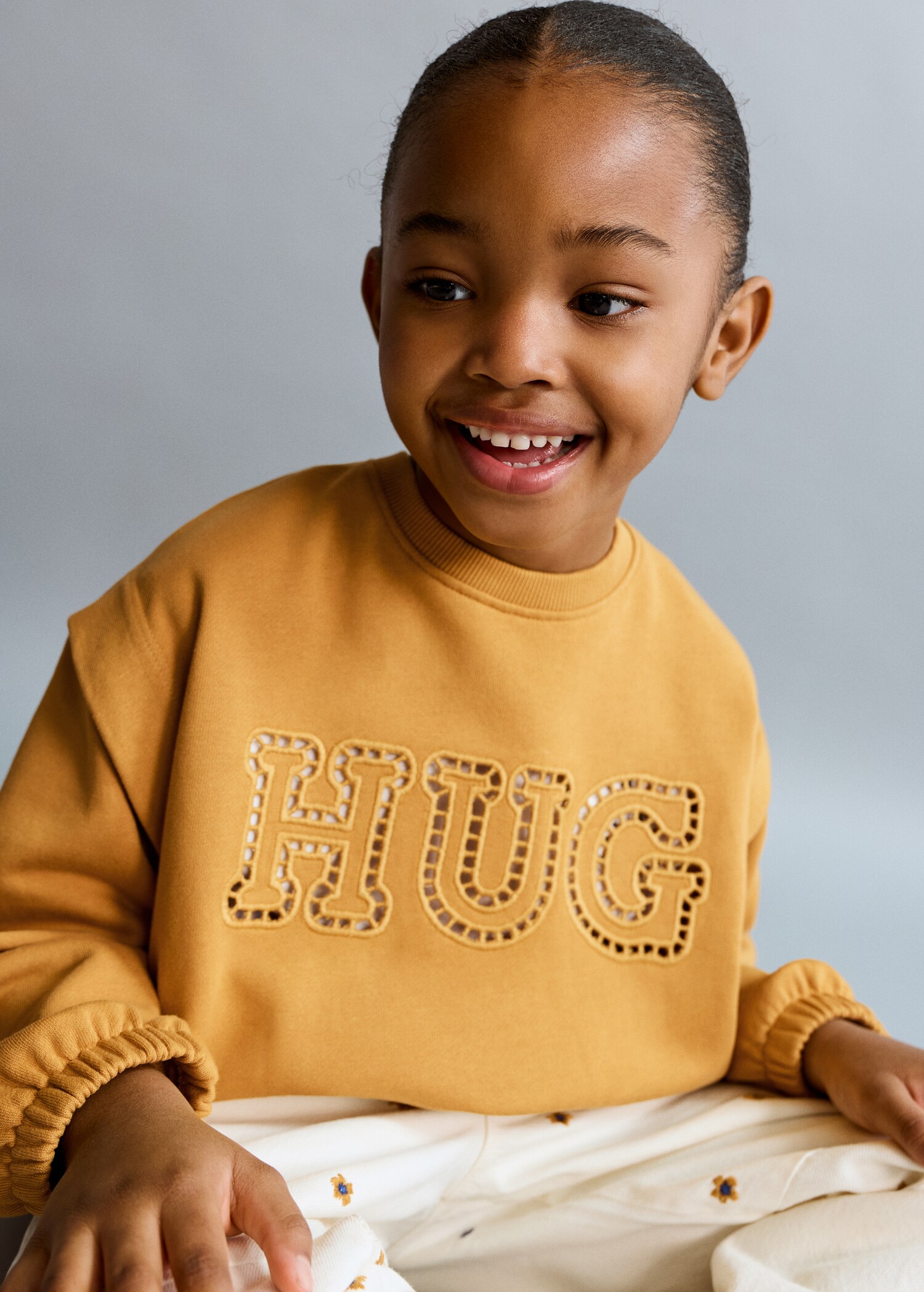 Sudadera algodón texto bordado - Plano medio