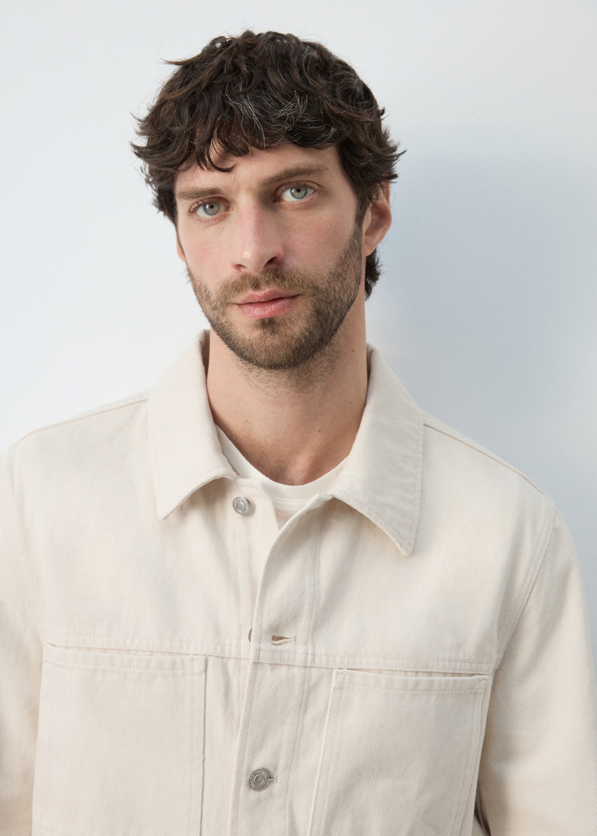 100% cotton denim jacket with pockets - Details of the article 1, Ecru. Ref: 27084426-00.