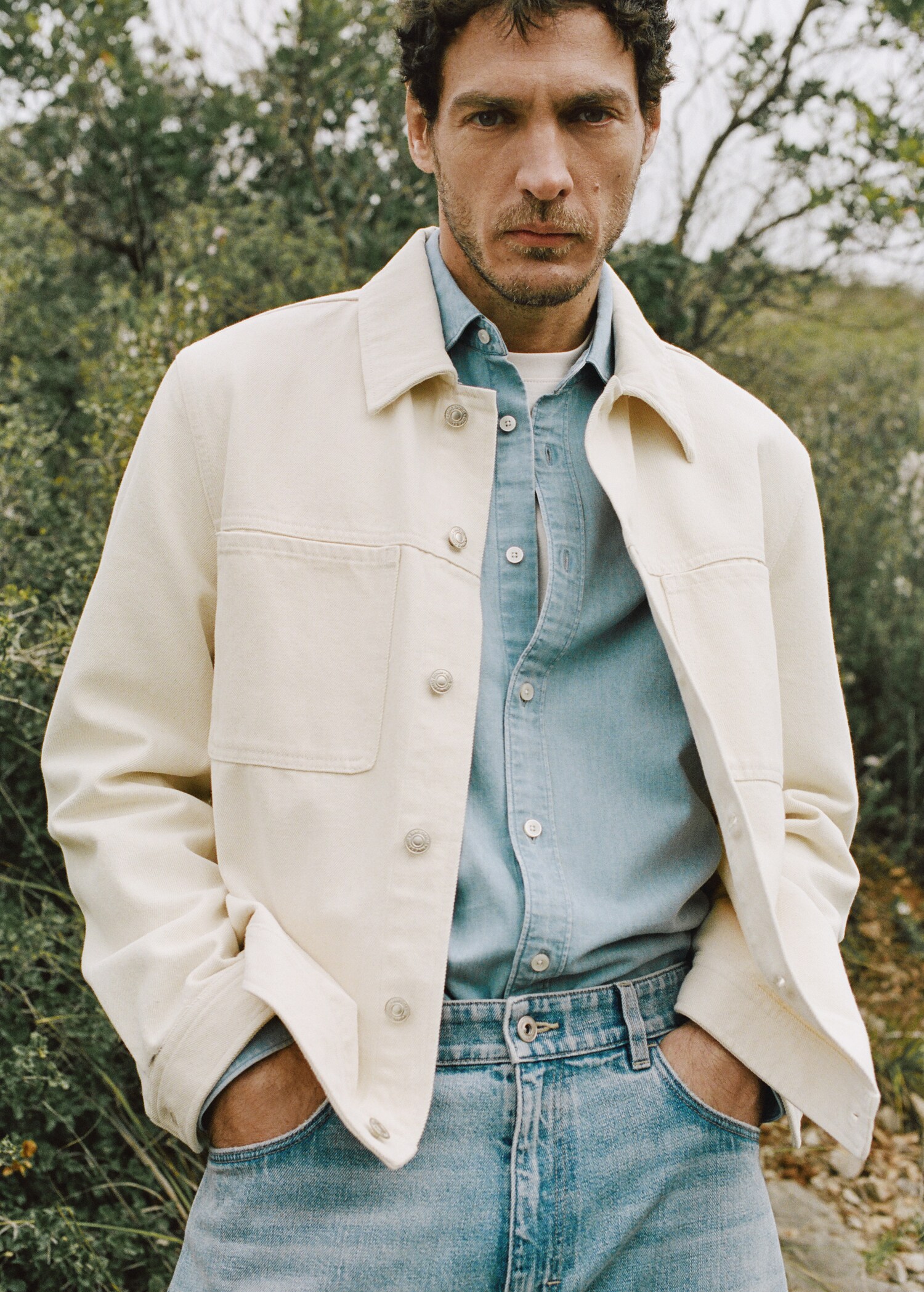 100% cotton denim jacket with pockets - Details of the article 9