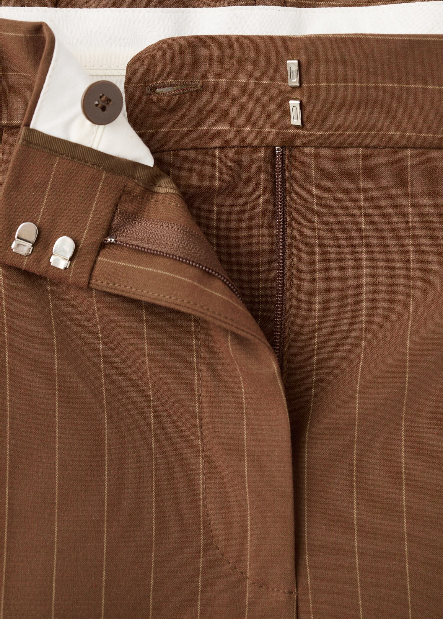 Raka bermudashorts med kritstrecksrand - Detaljer om artikeln 0