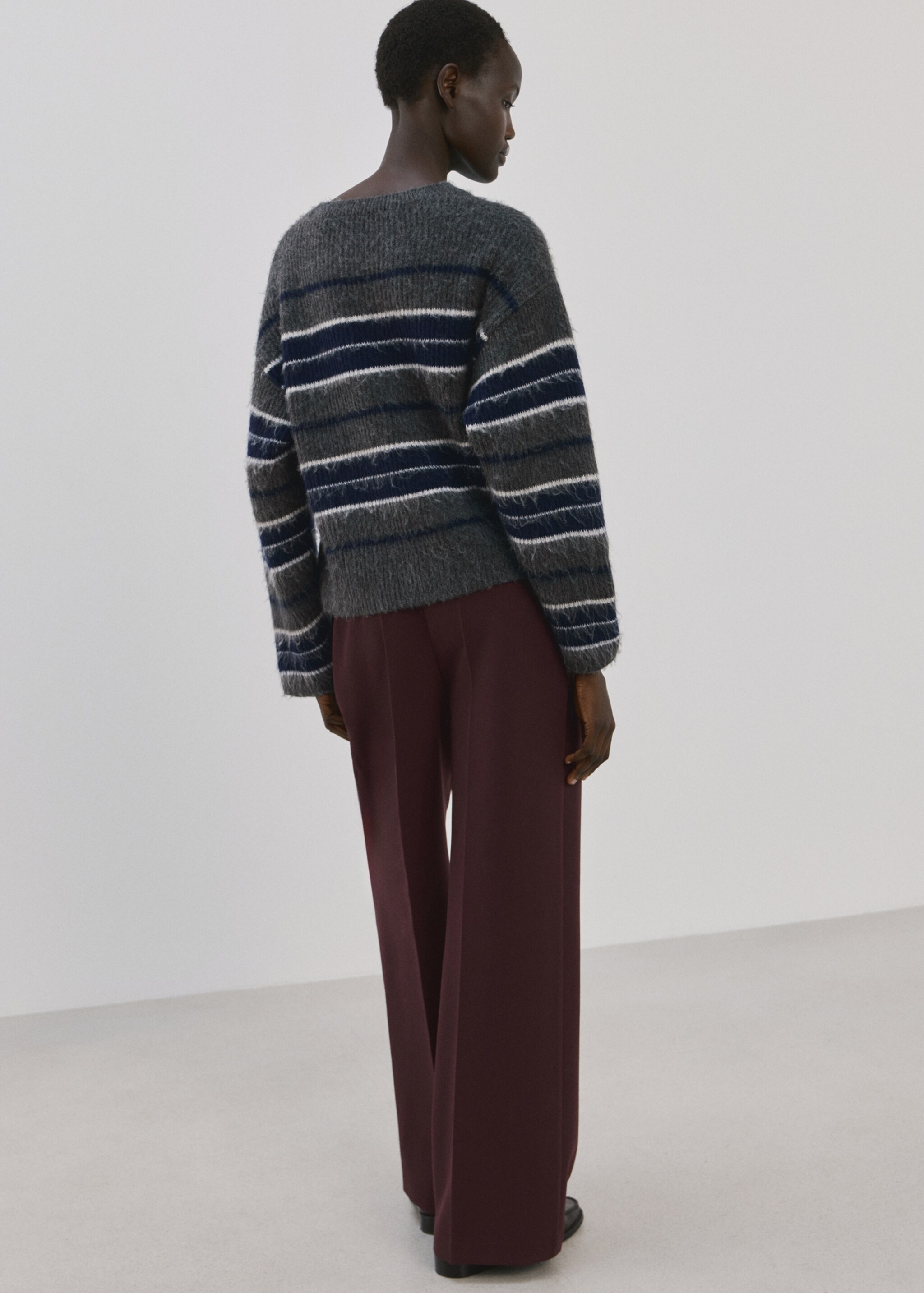 Belt straight-fit trousers - Reverse of the article, Wine. Ref: 27084439-00.