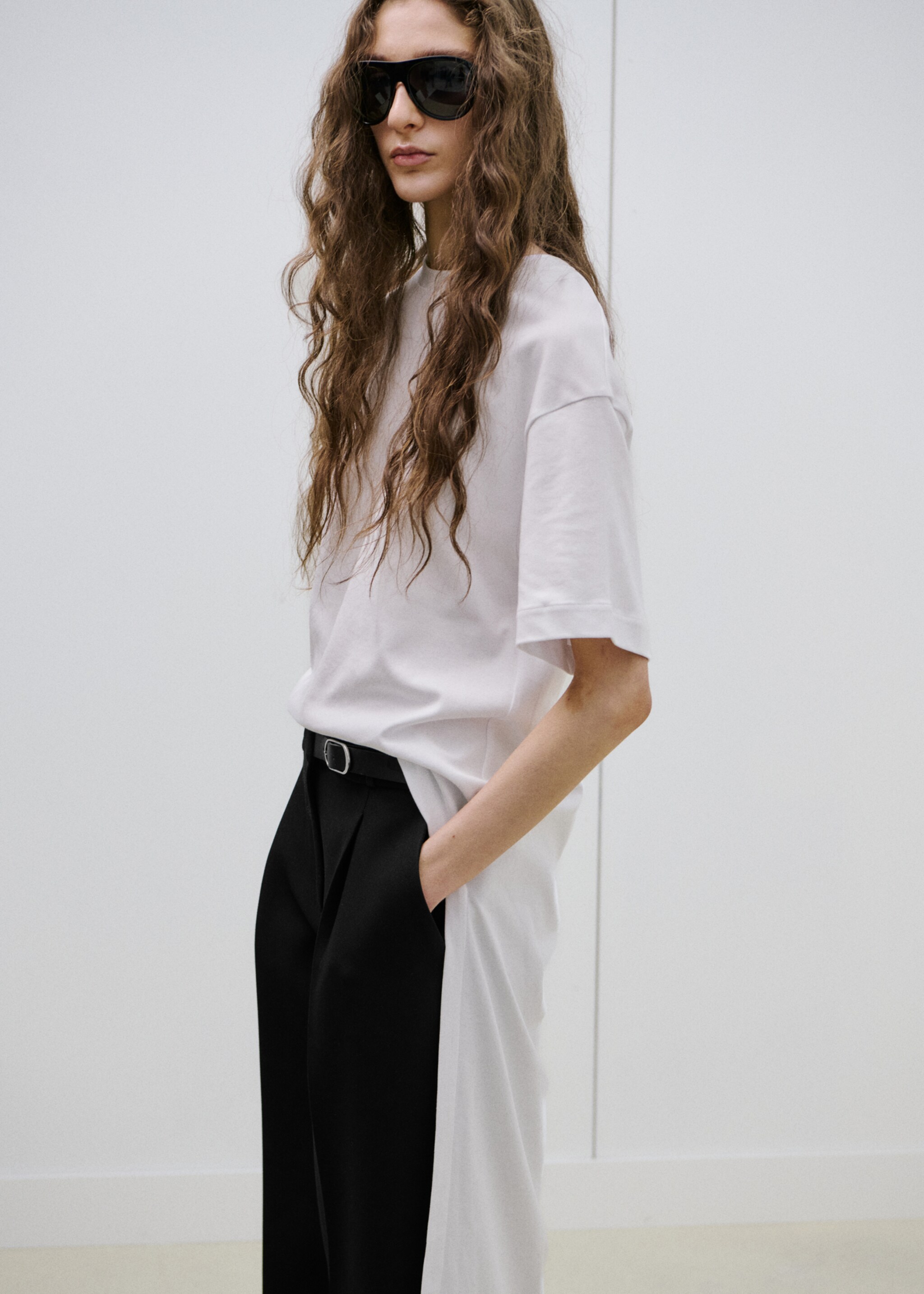 Belt straight-fit trousers - Medium plane, Black. Ref: 27084439-00.