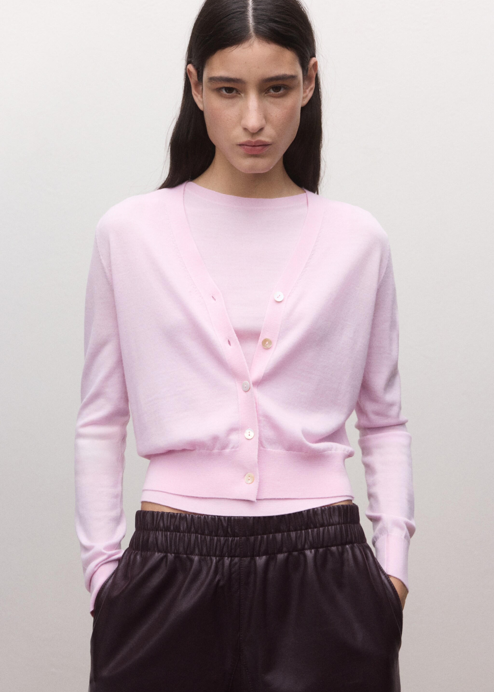 100% wool cardigan - Details of the article 2, Pink. Ref: 27084440-00.