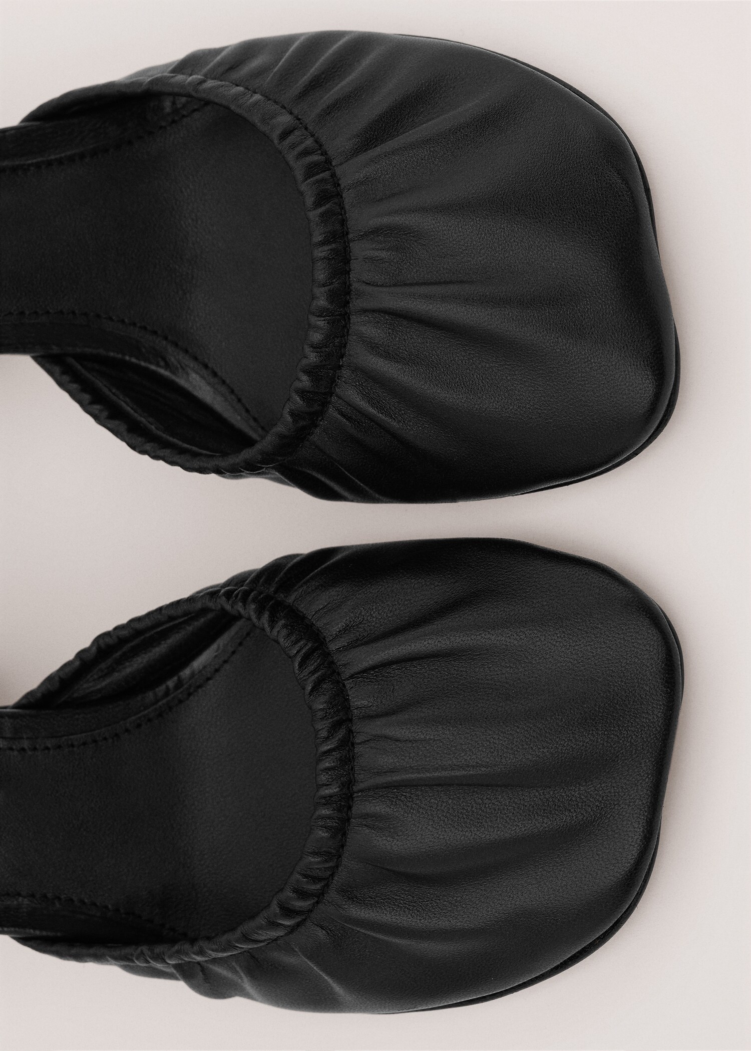 Ruched 100% leather court shoe - Details of the article 3