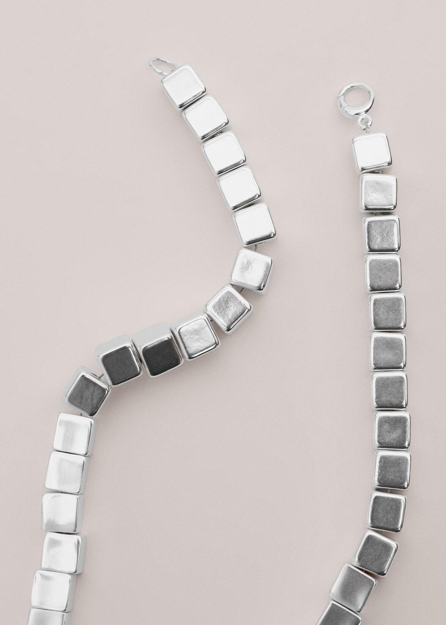 Metal cube chain collar - Details of the article 1