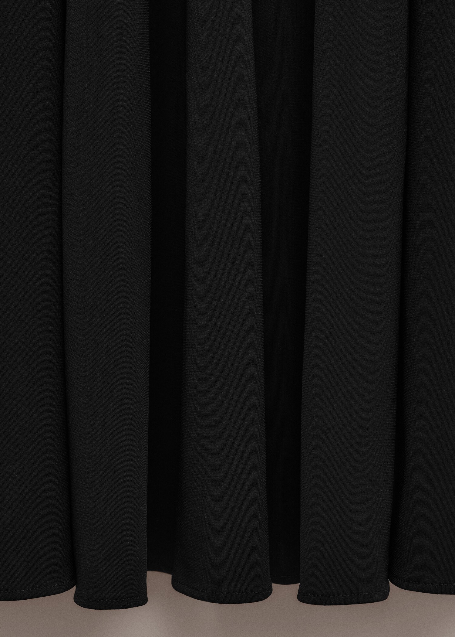 Robe avec col combiné en maille fine - Détail de l'article 0