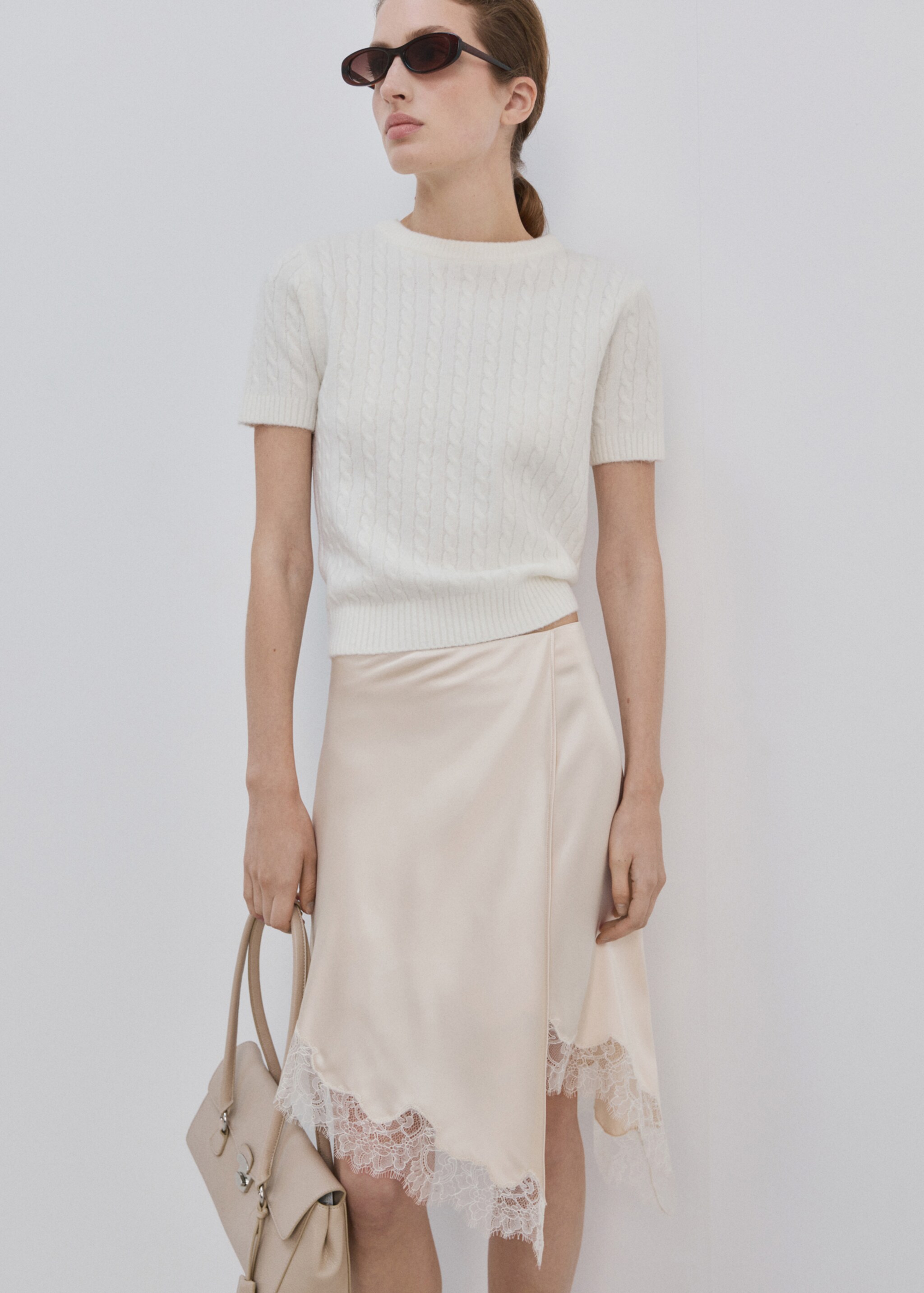 Cross-over lingerie skirt with slit - Details of the article 1, Beige. Ref: 27084447-00.