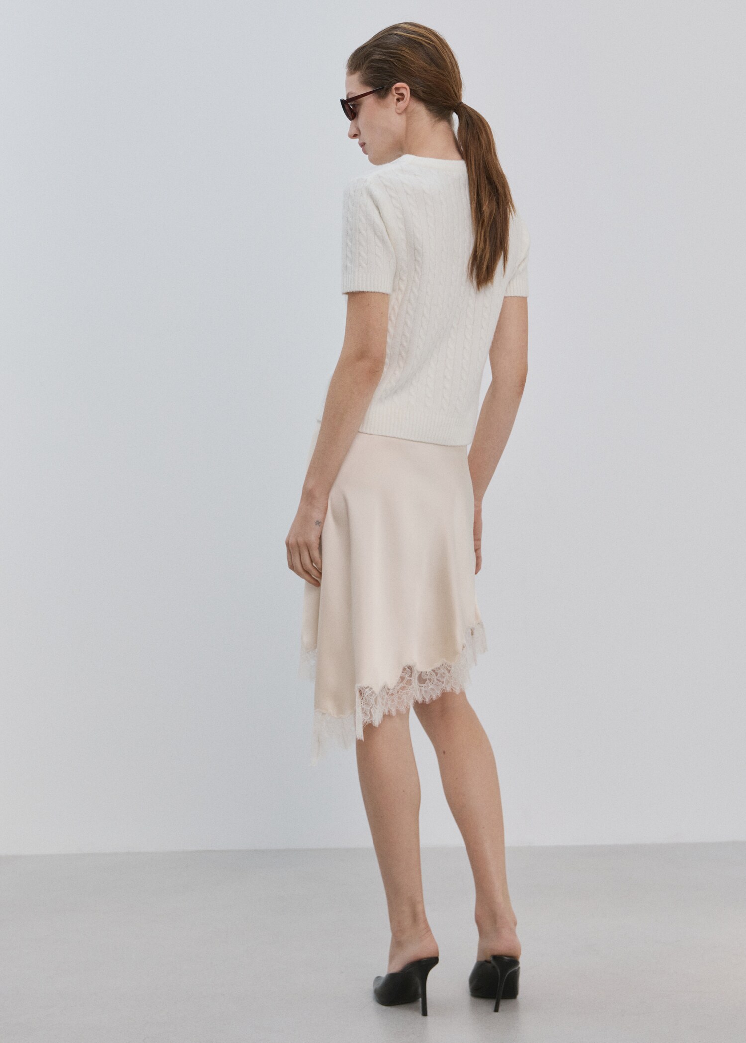 Cross-over lingerie skirt with slit - Reverse of the article