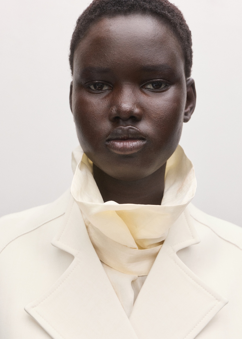 Jacket with lapels and tie belt - image 4