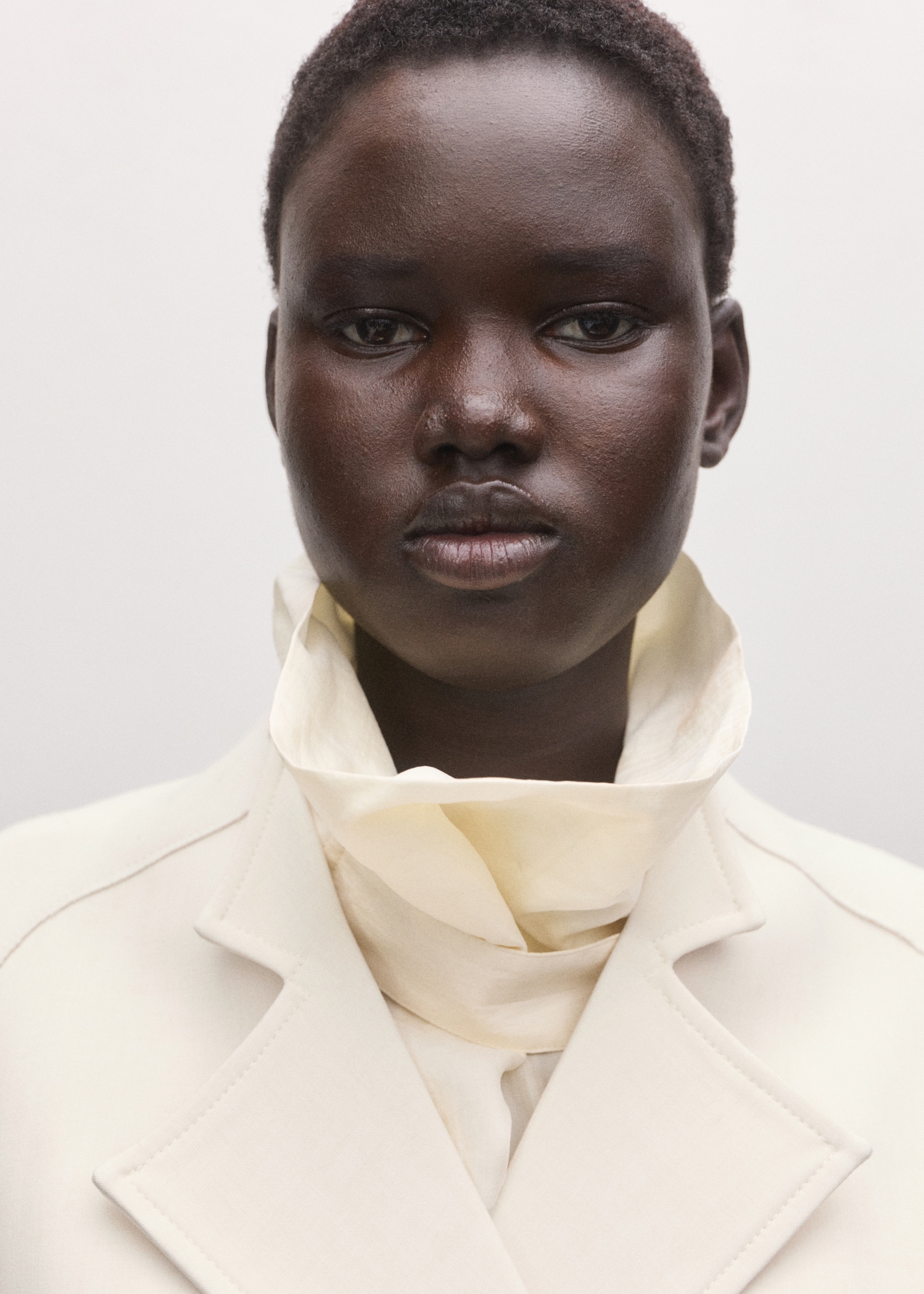 Jacket with lapels and tie belt - Details of the article 1