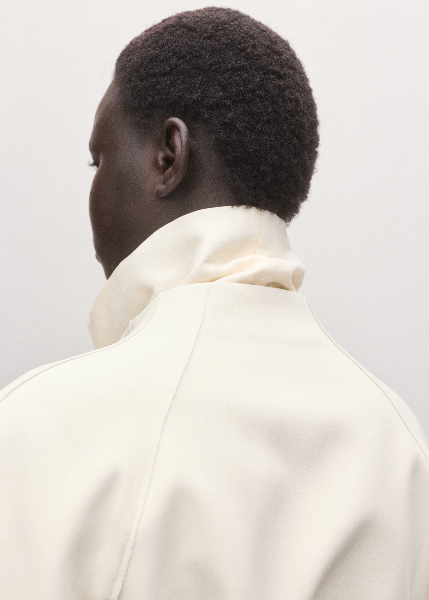 Jacket with lapels and tie belt - Details of the article 2