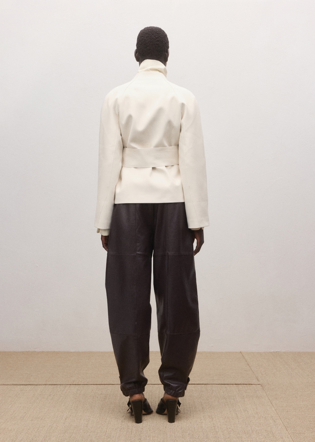 Jacket with lapels and tie belt - image 3