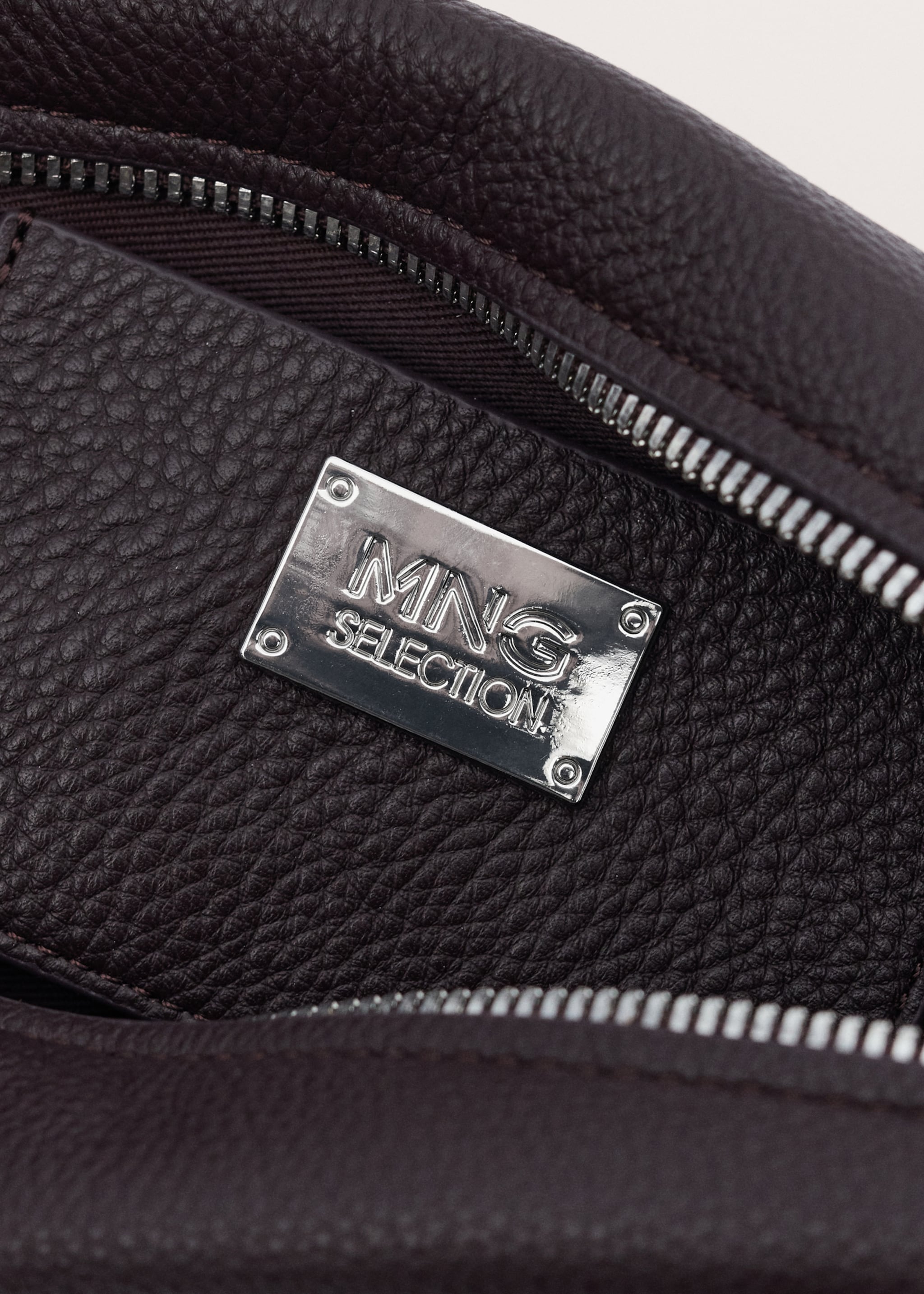 Oval leather shoulder bag - Details of the article 3, Burgundy. Ref: 27084449-00.