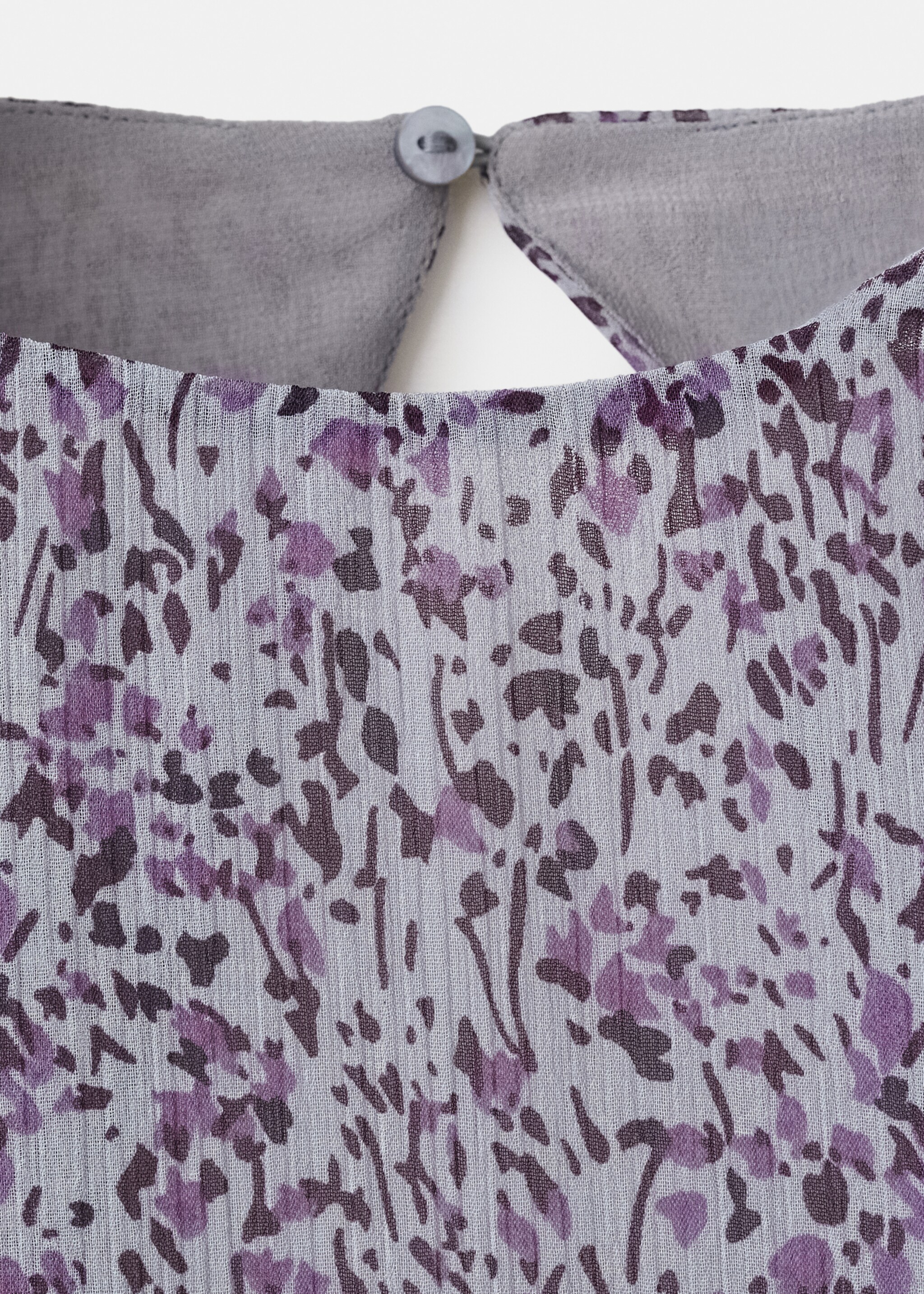 Printed dress with back opening - Details of the article 8, Light/Pastel Purple. Ref: 27084771-00.
