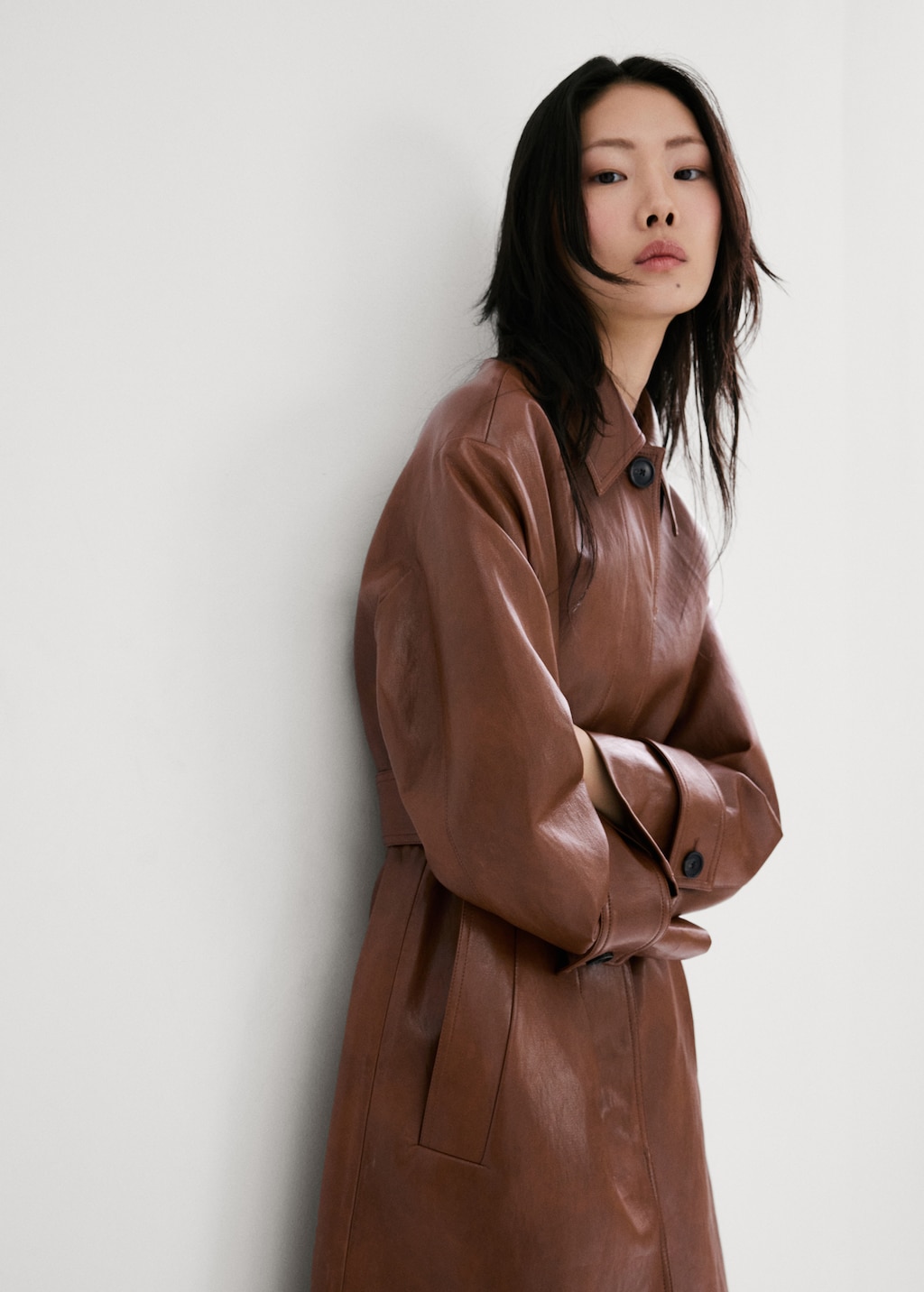 Long faux-leather trench coat with belt - image 4