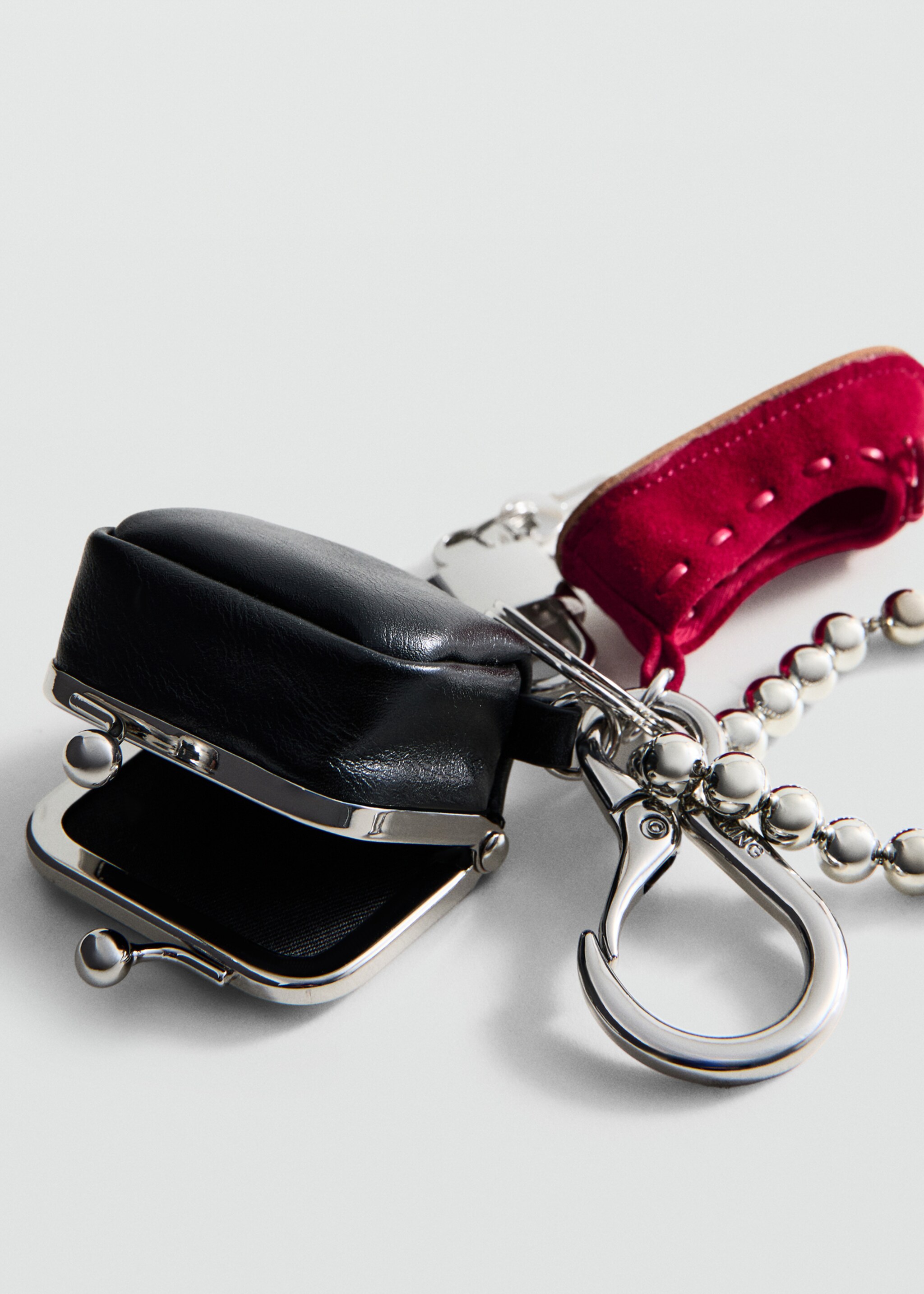 Llavero charms - Plano medio, Rojo. Ref: 27084785-00.