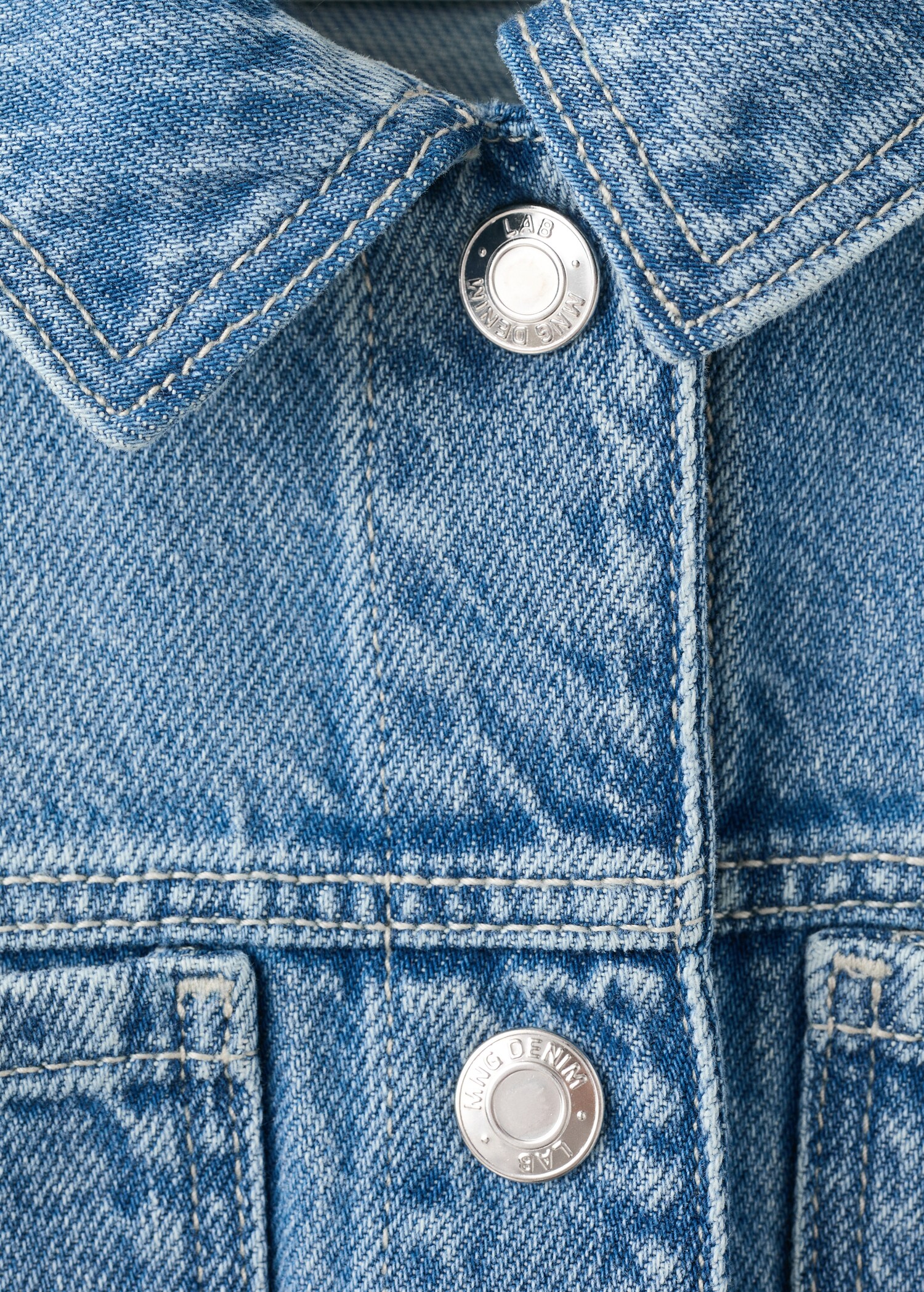 جاكيت دنيم بتفاصيل تطريز - تفاصيل المنتج 8