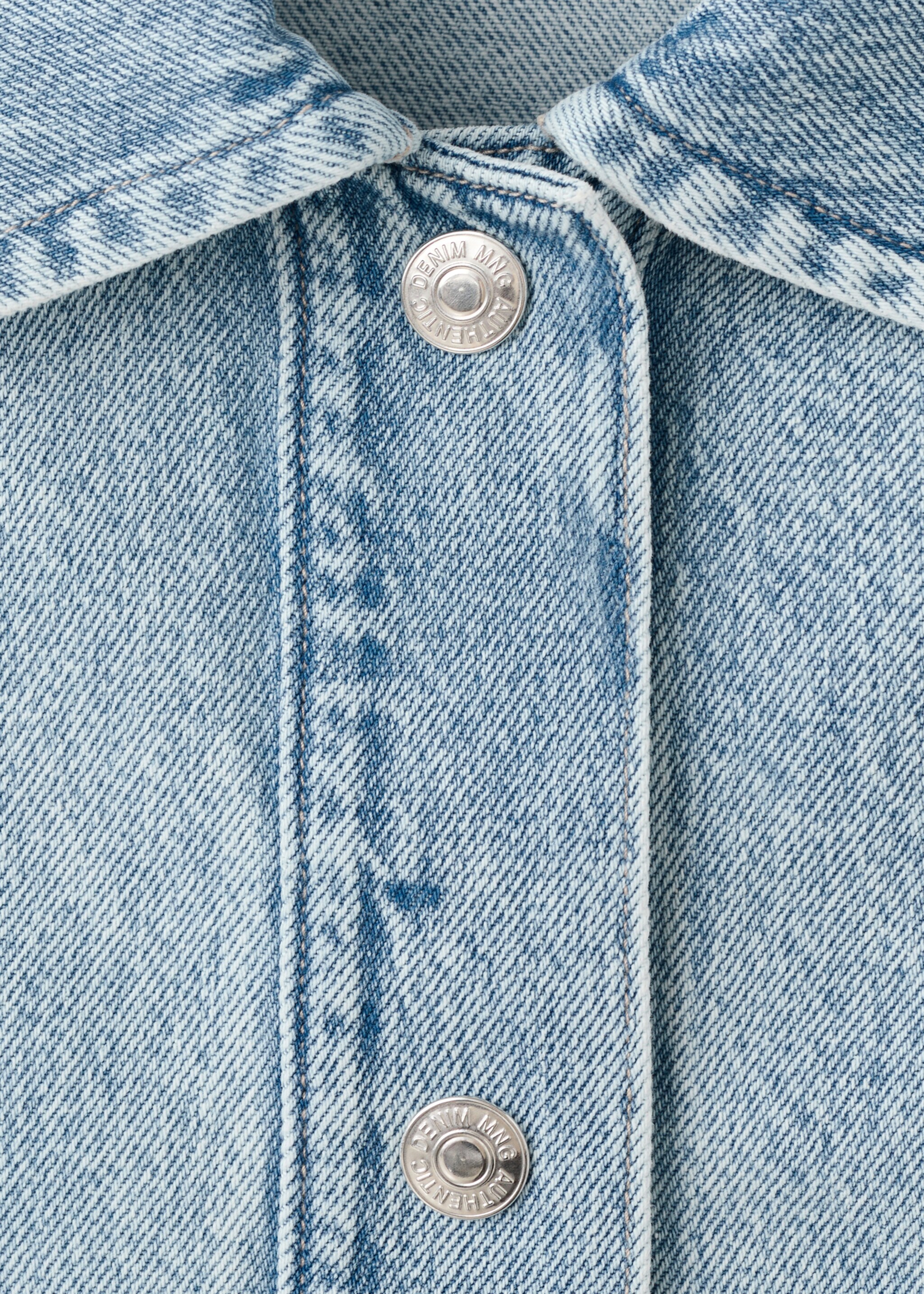 Denim jacket pockets - Details of the article 8, Medium Blue. Ref: 27085157-00.