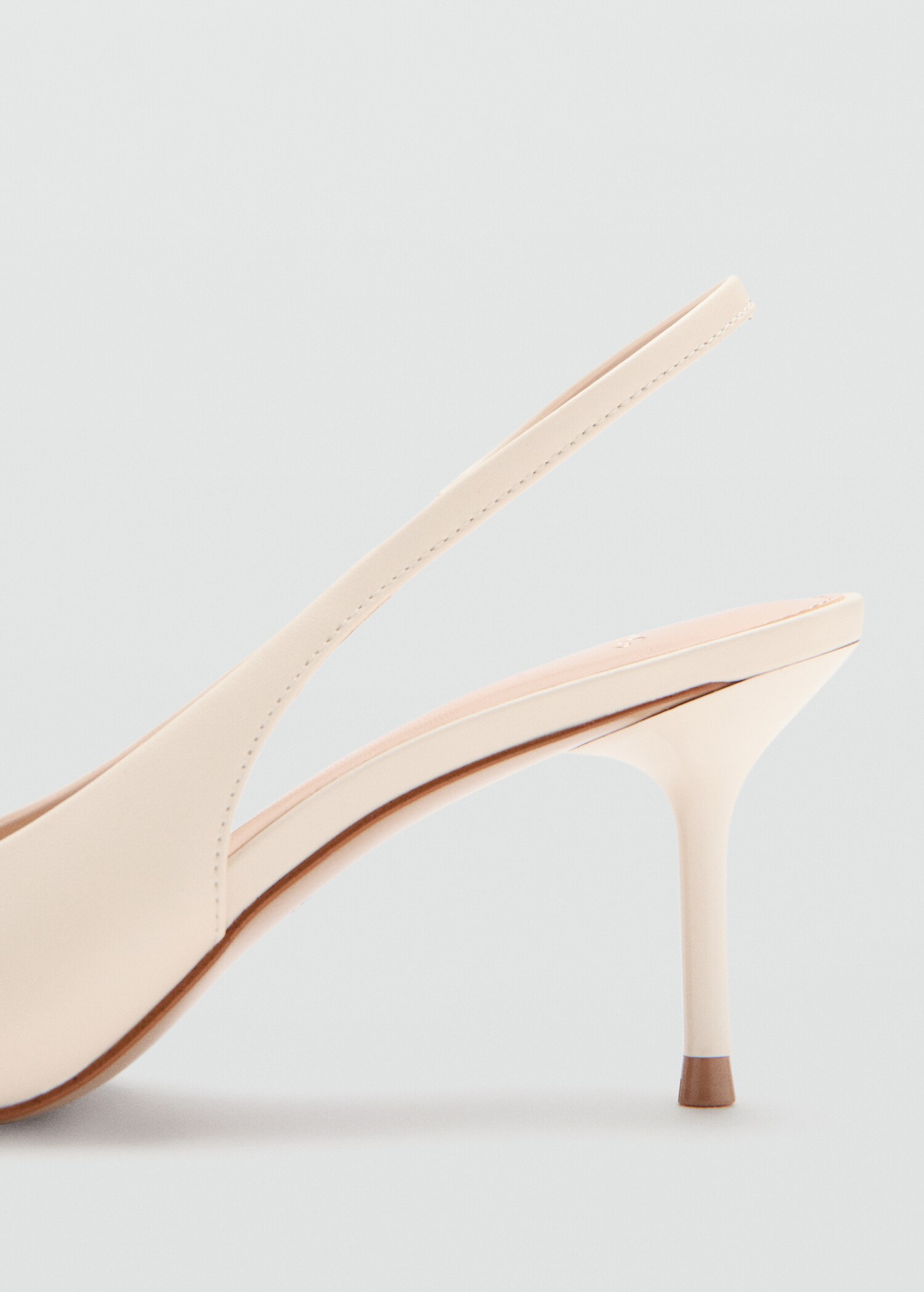 Patent heeled shoes - Details of the article 1