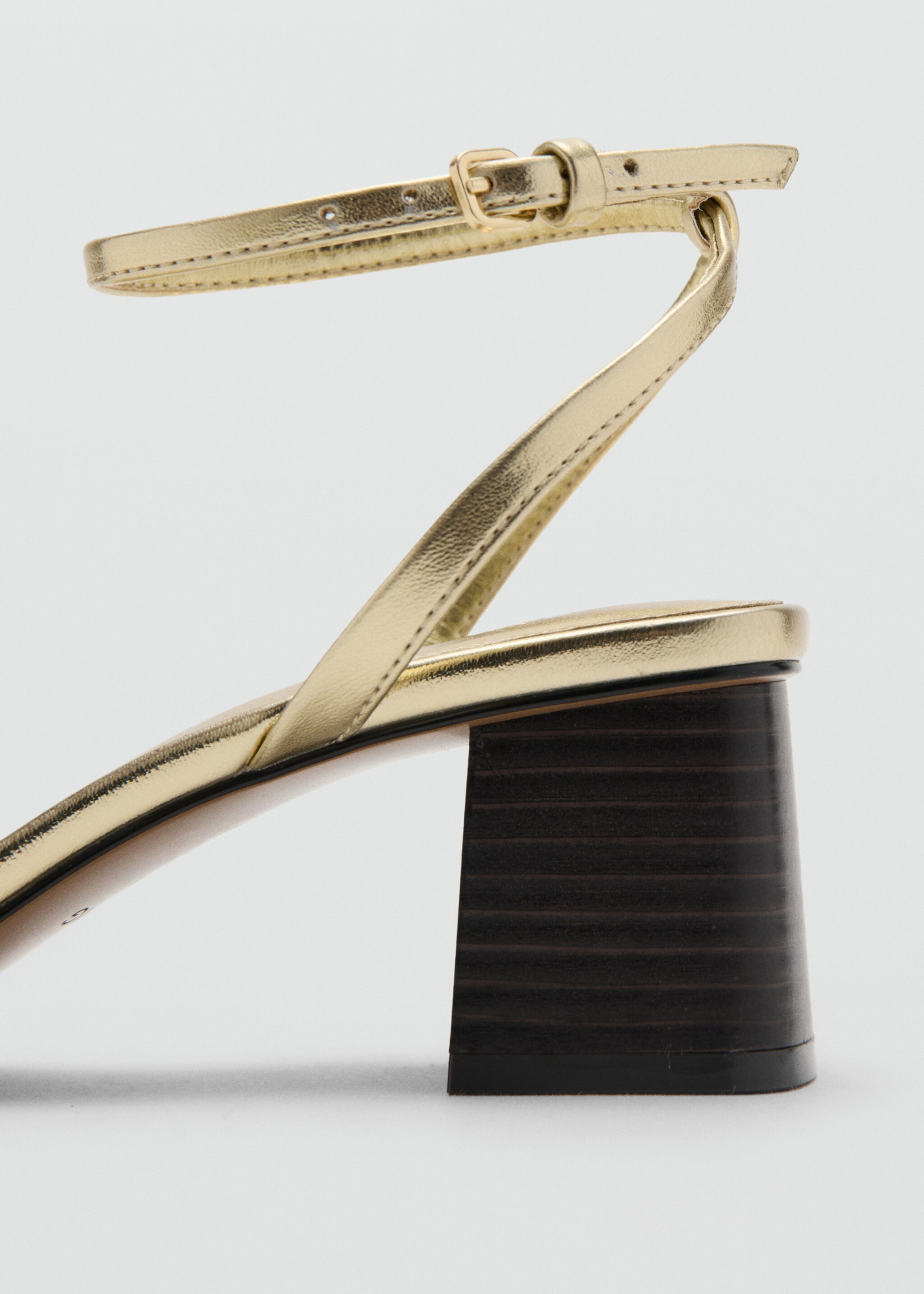 Heeled sandals with straps - Details of the article 1, Gold. Ref: 27085161-00.