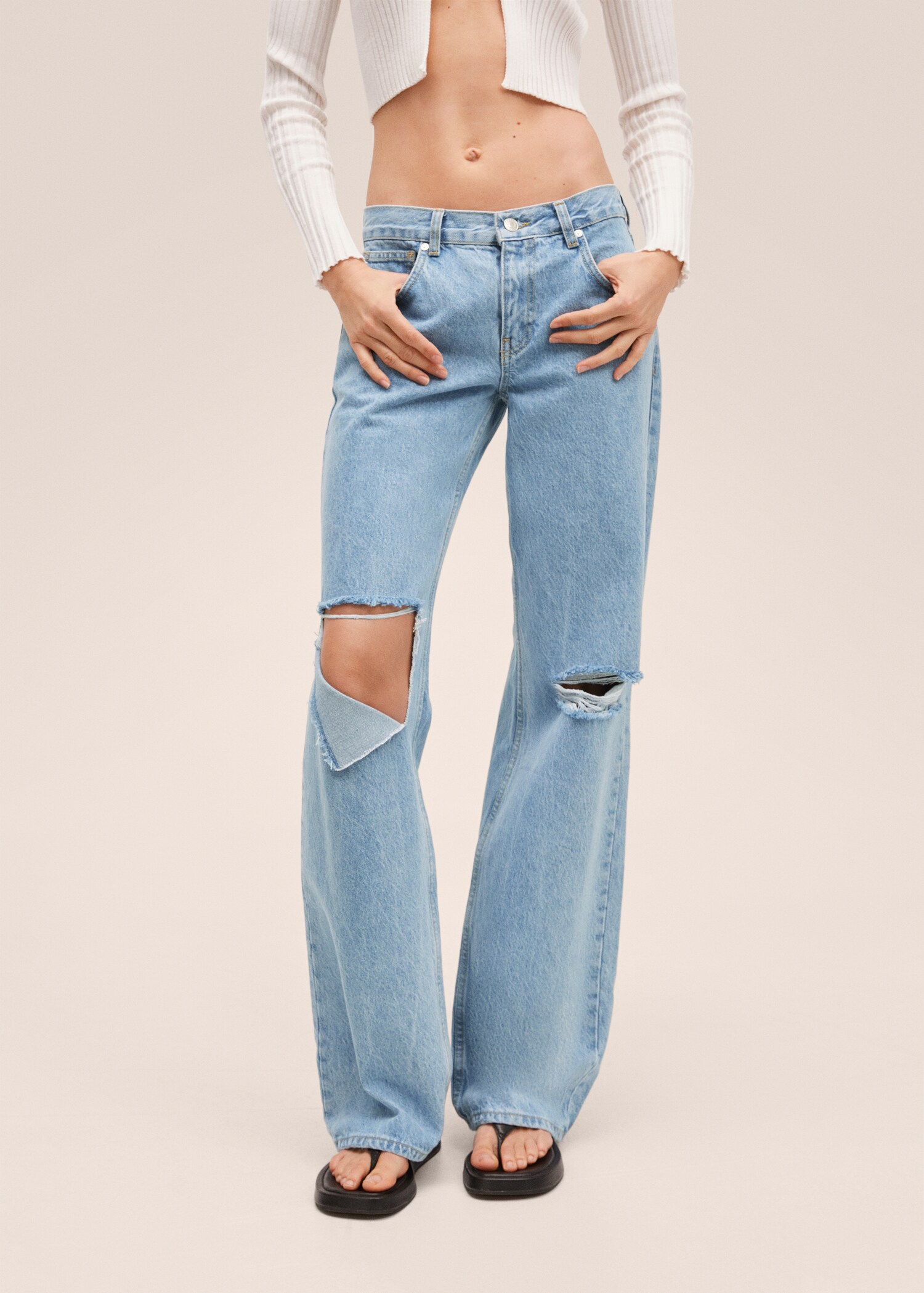 Vaqueros wideleg tiro bajo - Plano medio