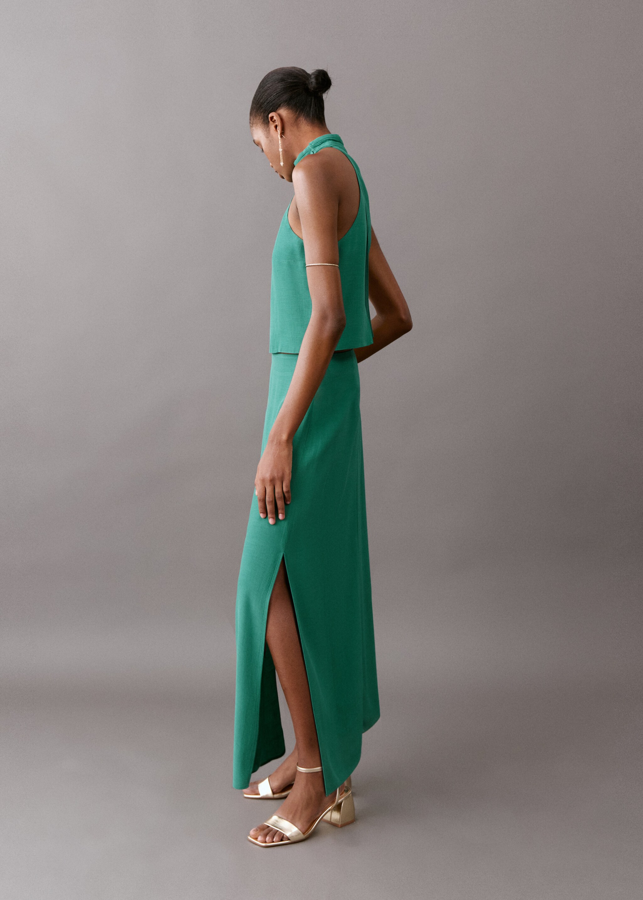 Jupe longue fente sur le côté - Plan moyen, Vert. Ref: 27085808-00.