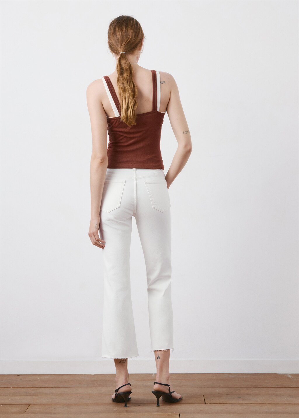 Sienna flared cropped jeans - image 3