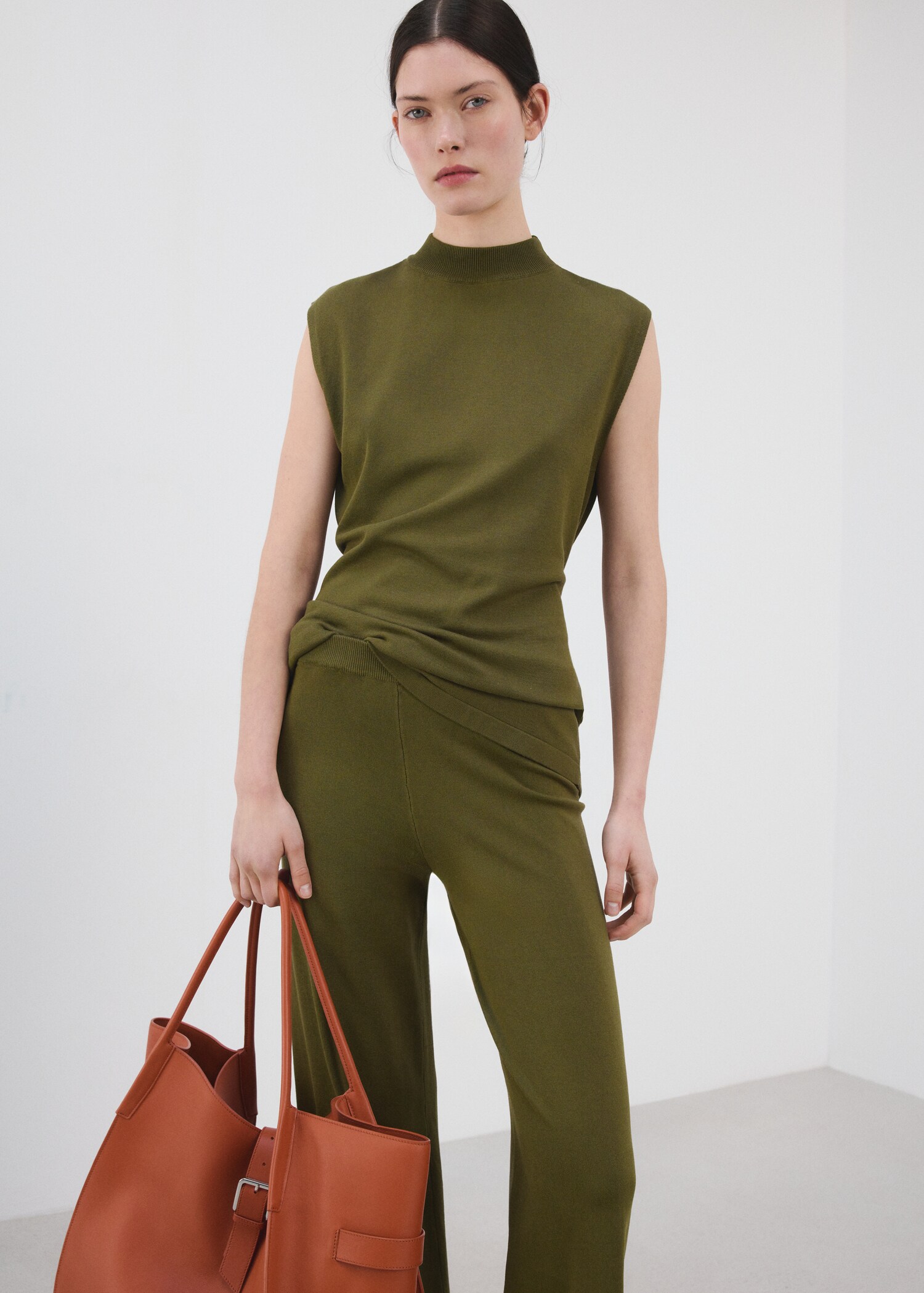 Fine-knit straight-fit trousers - Details of the article 1