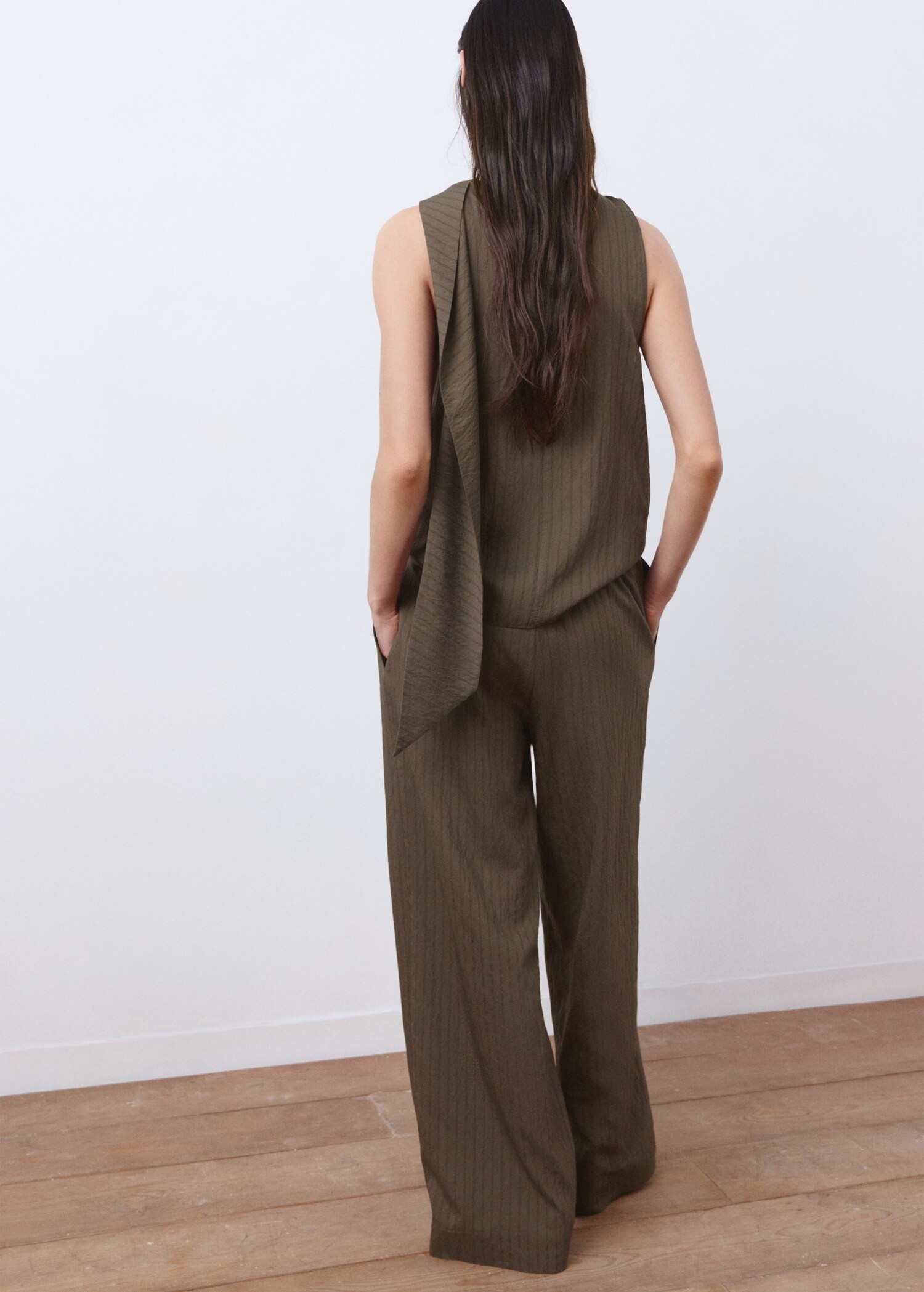 Straight striped trousers - Reverse of the article