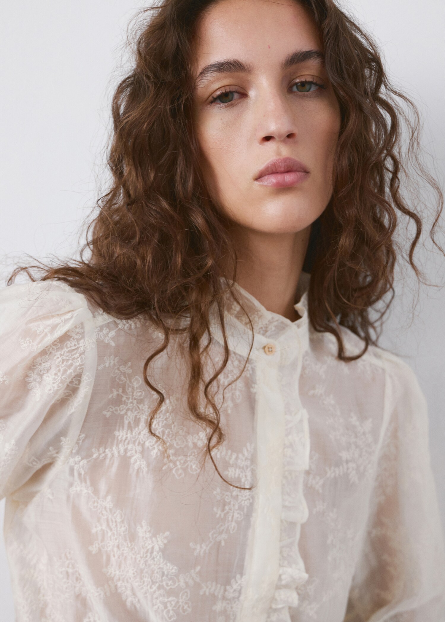 Lyocell blouse with floral embroidery - Details of the article 1