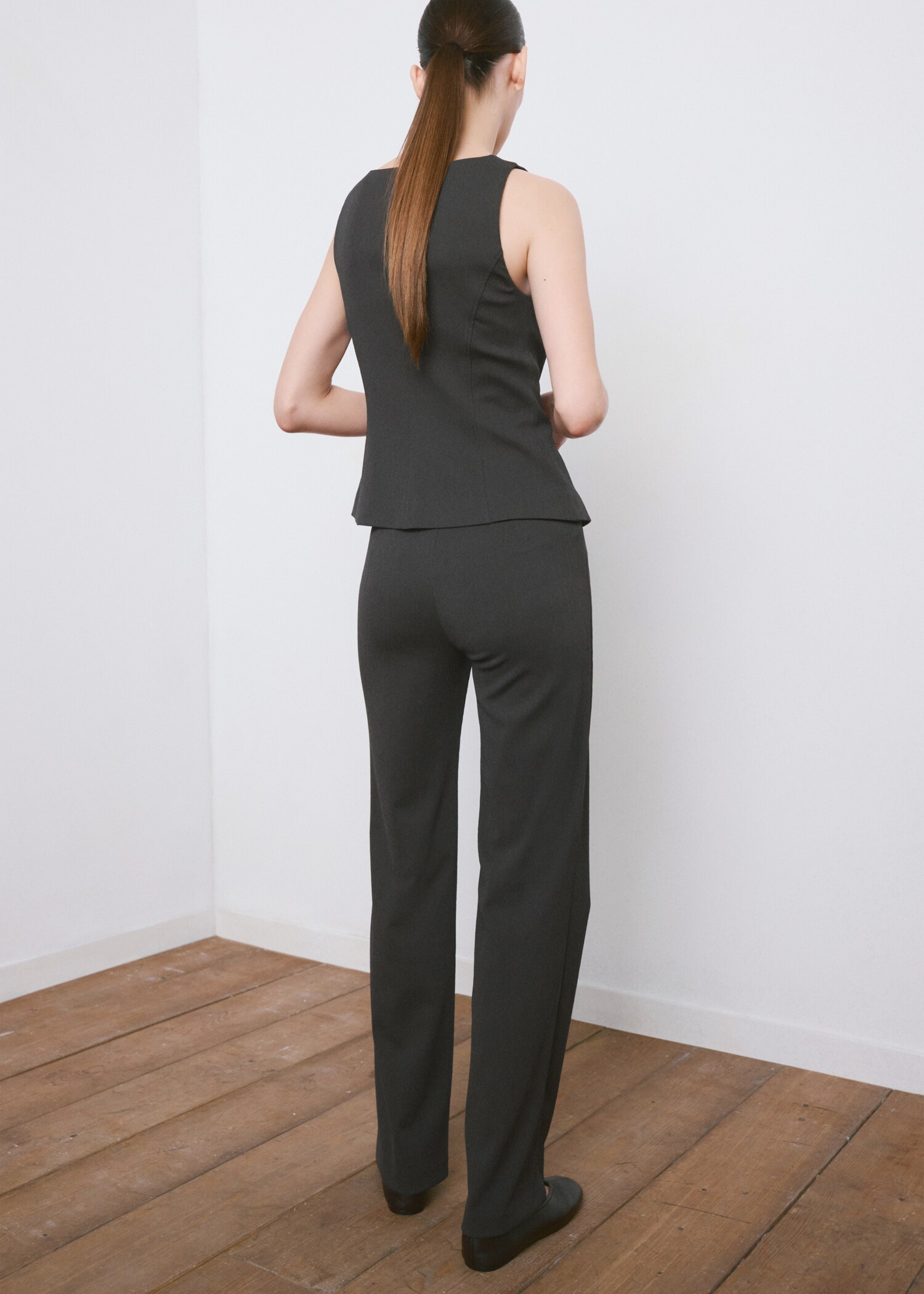 Straight mid-rise trousers - Reverse of the article