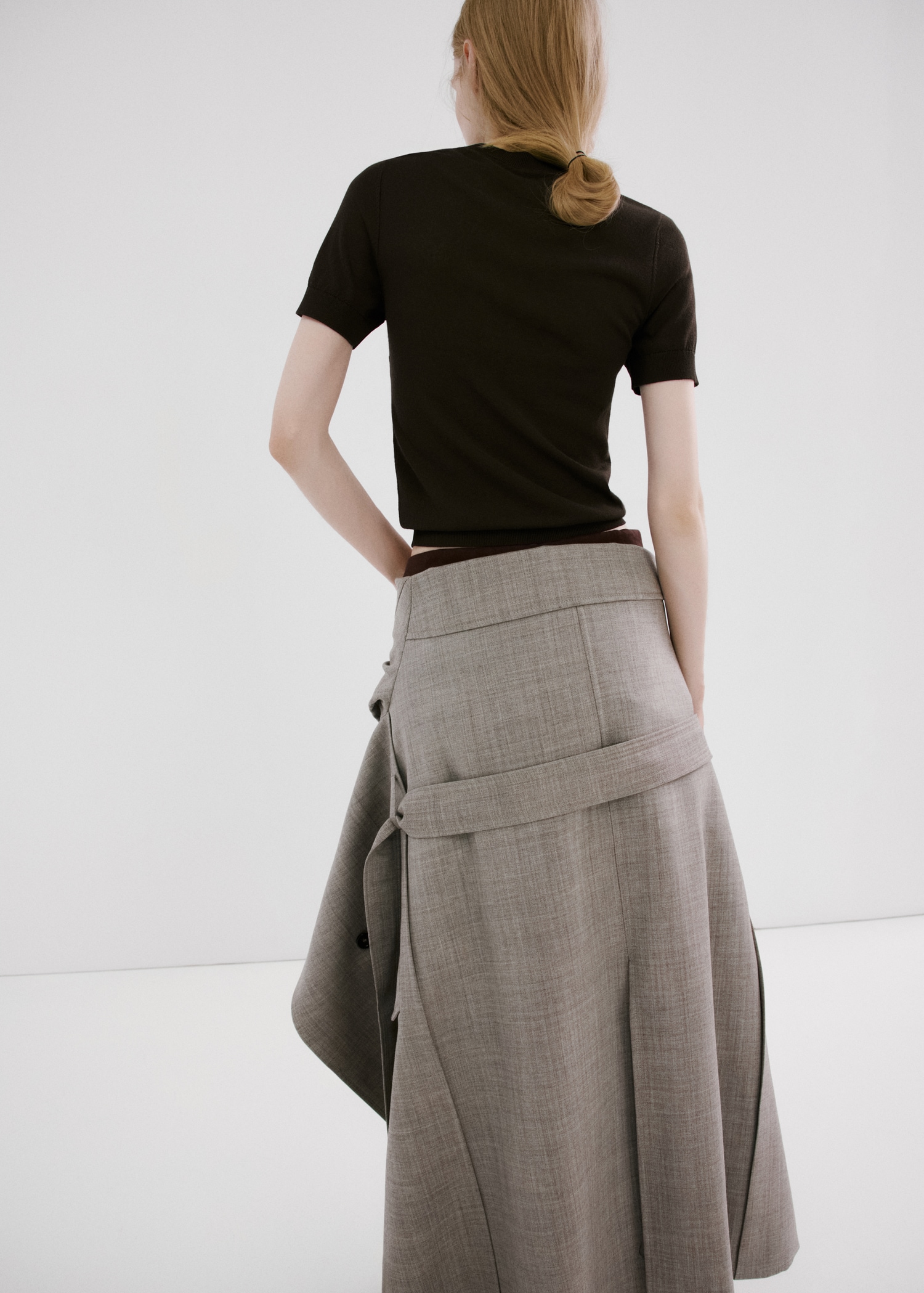 Short-sleeved knitted sweater - Reverse of the article